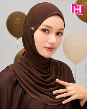 COCO BROWN (chin strap)