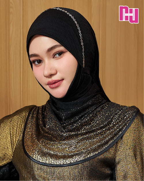 NUH GLAM ผ้าคลุมสวมสำเร็จประดับมุกคริสตัล  - ทรงตาลากง