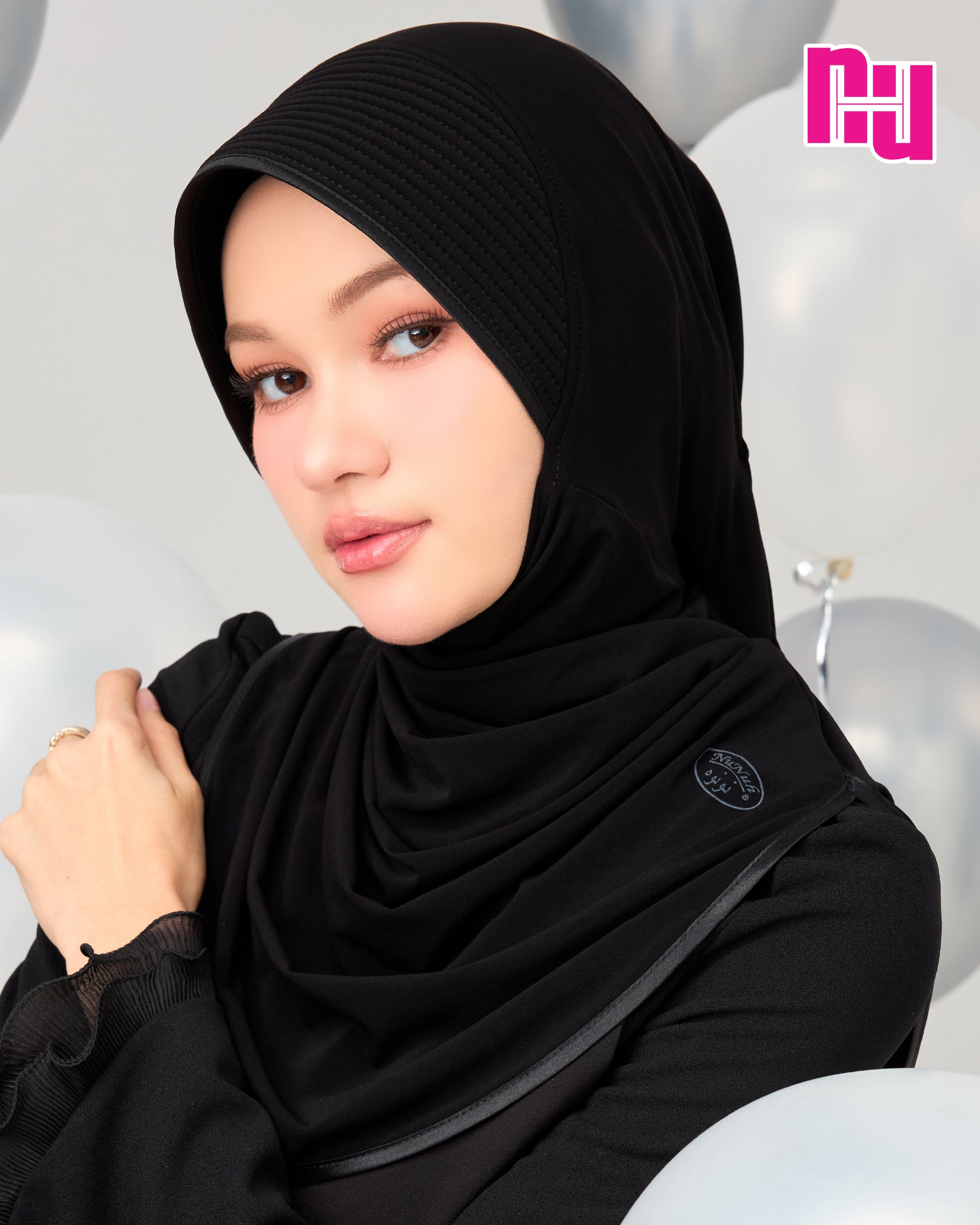 NUH CLASSIC (BLACK) - Classic ready-made hijab in black.