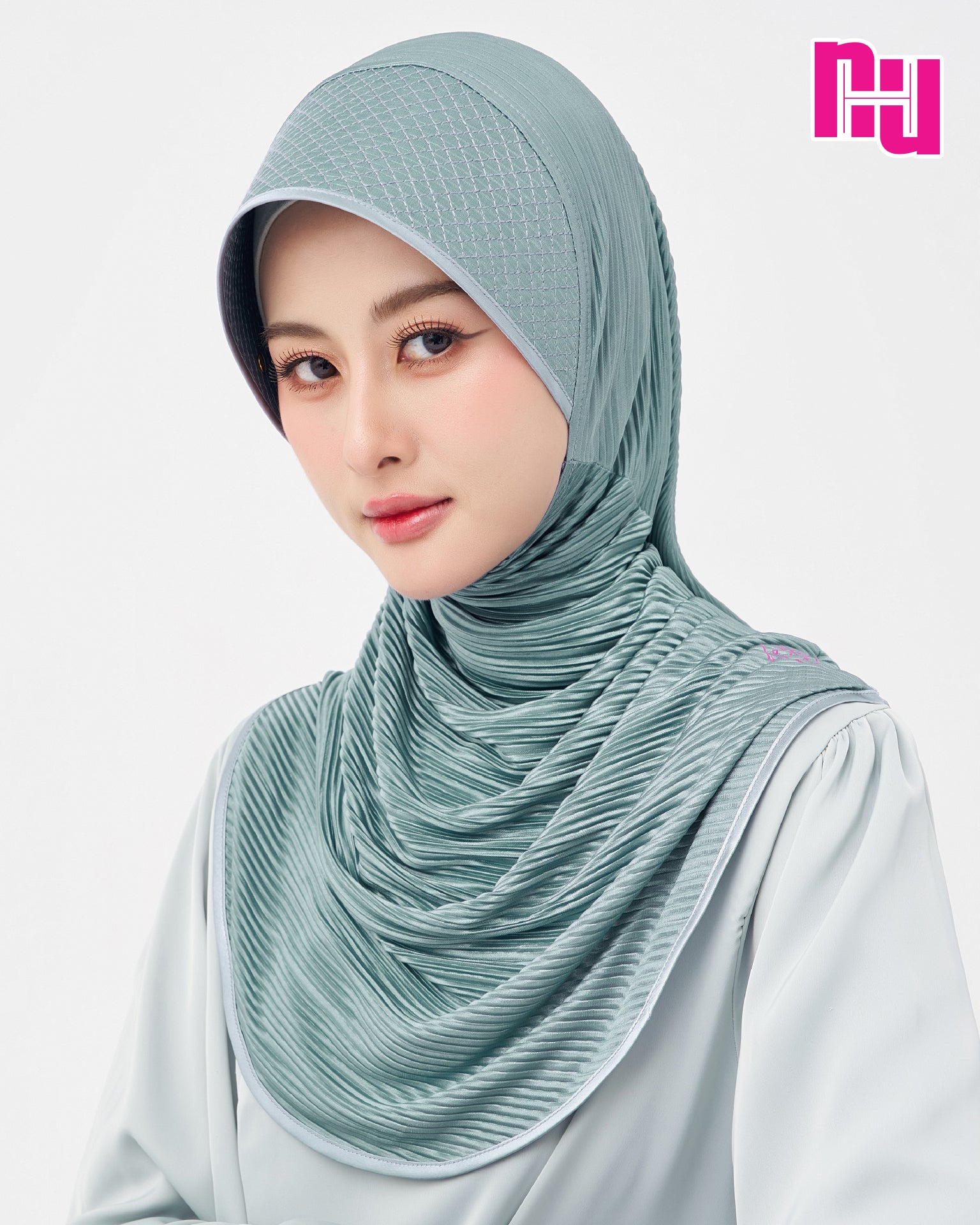 NUH PLEATED ผ้าคลุมสวมสำเร็จ – ทรงทรงหัวแข็งยืด