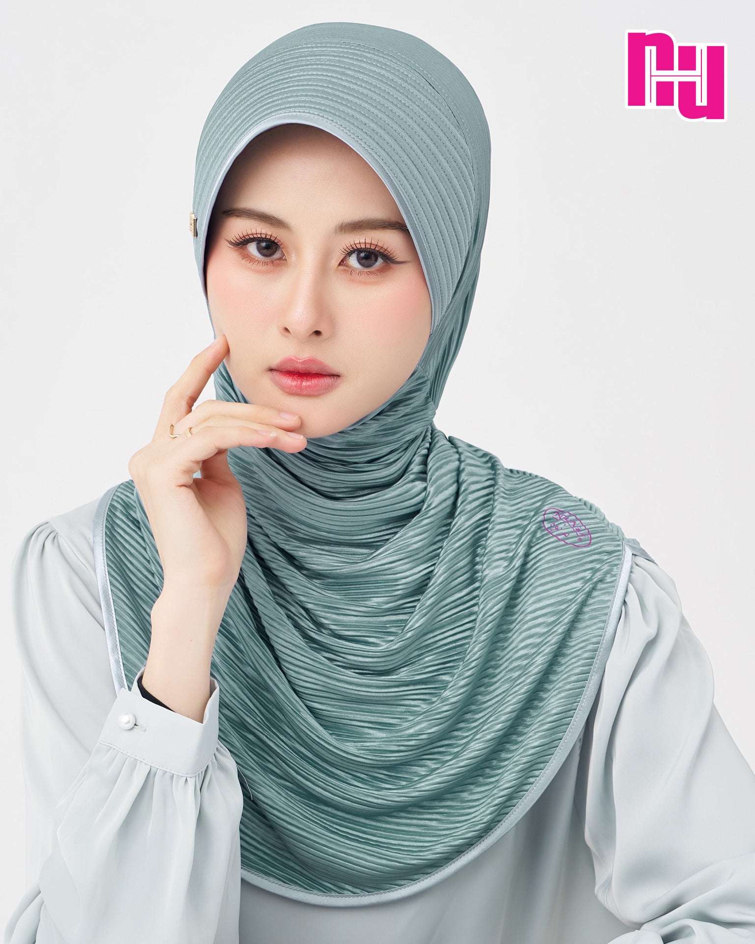 NUH PLEATED ผ้าคลุมสวมสำเร็จ – ทรงฟองน้ำตรง