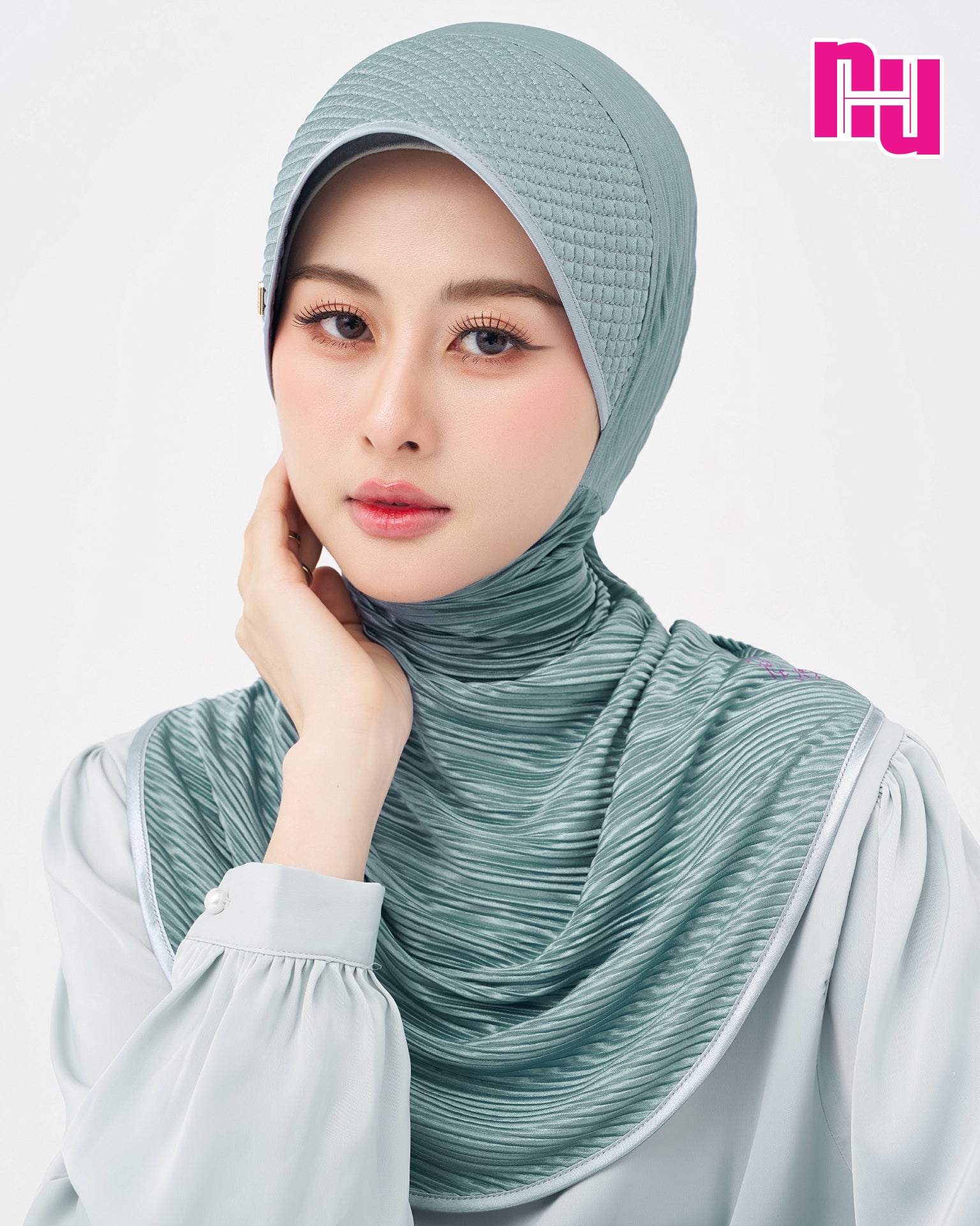 NUH PLEATED ผ้าคลุมสวมสำเร็จ – ทรงฟองน้ำตาราง