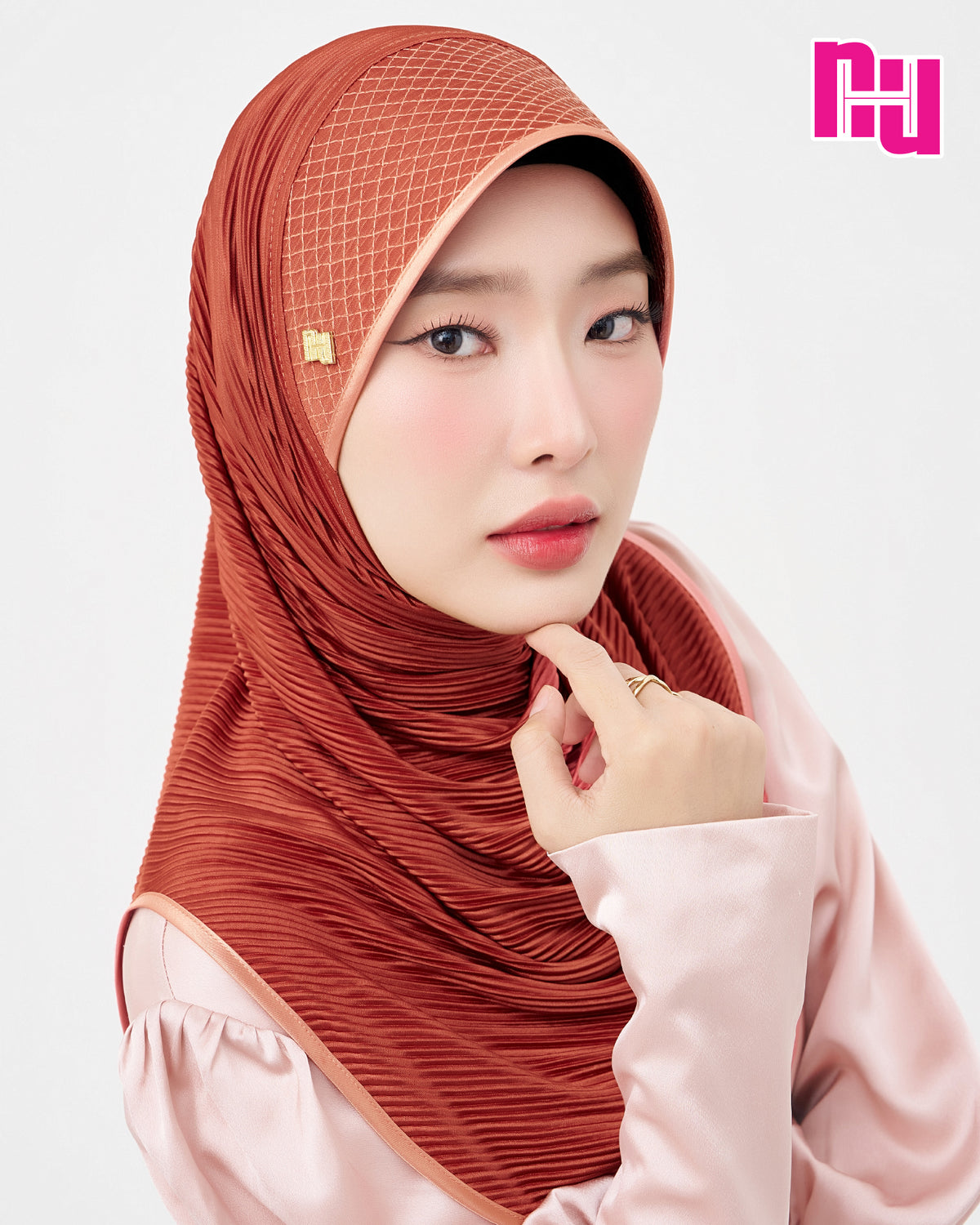 ผ้าคลุมสวมสำเร็จ NUH PLEATED – ทรงทรงหัวแข็งยืด