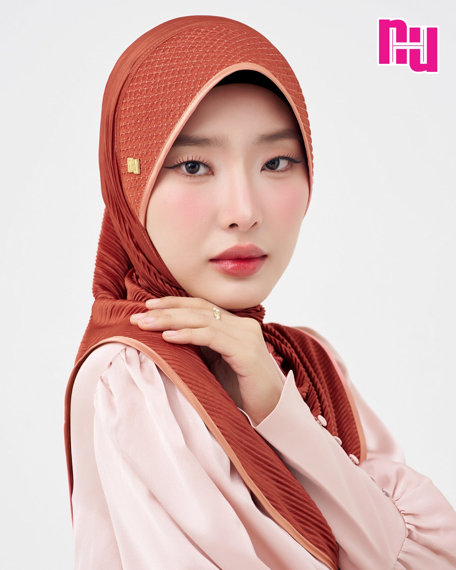 NUH PLEATED ผ้าคลุมสวมสำเร็จ – ทรงฟองน้ำตาราง