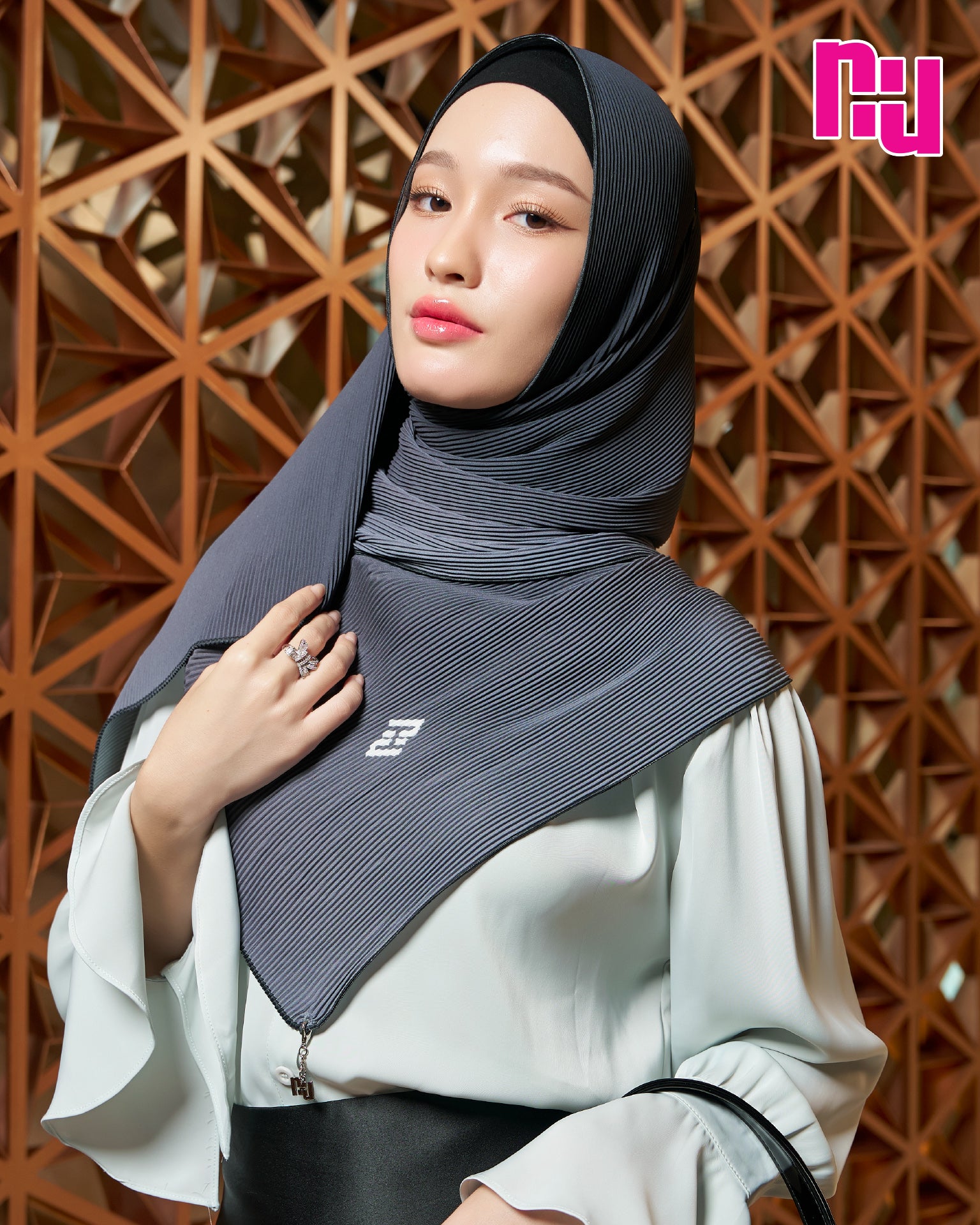 NUH SKYLINE OMBRE PLEATED Hijab Scarf for Women Muslim - ผ้าพันอัดพลีทแบบยาว