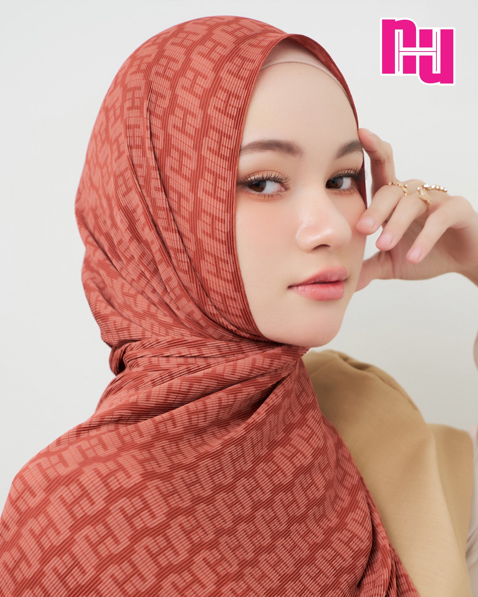 NUH MONOGRAM PLEATED Long Hijab Scarf for Women Muslim - ผ้าพันอัดพลีทแบบยาว