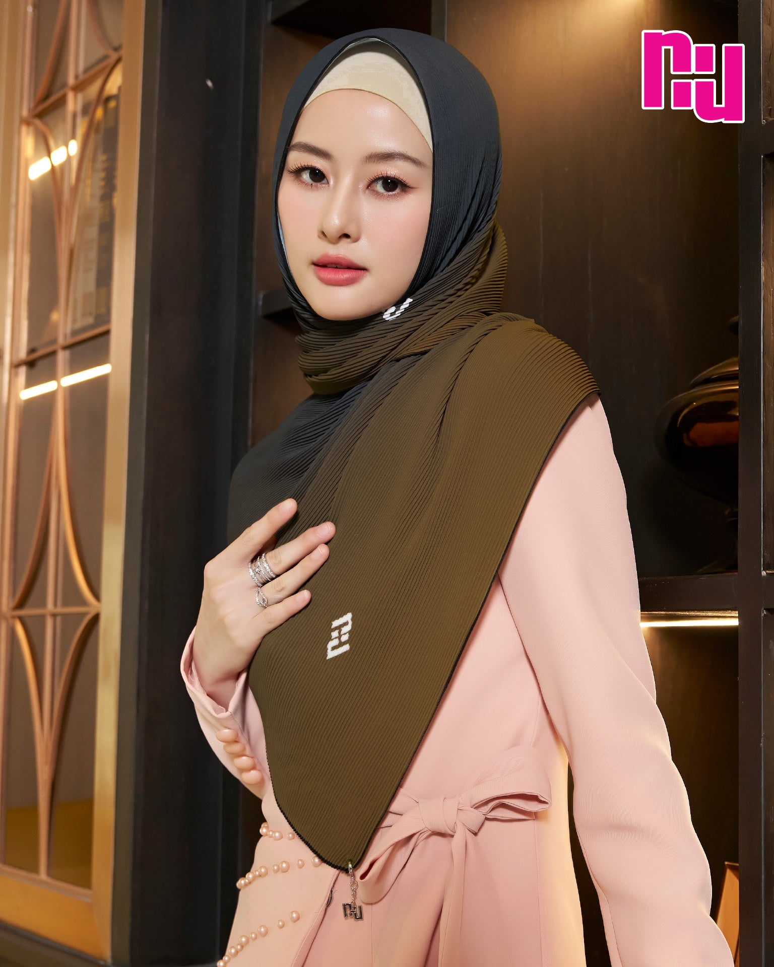 NUH SKYLINE OMBRE PLEATED Hijab Scarf for Women Muslim - ผ้าพันอัดพลีทแบบยาว