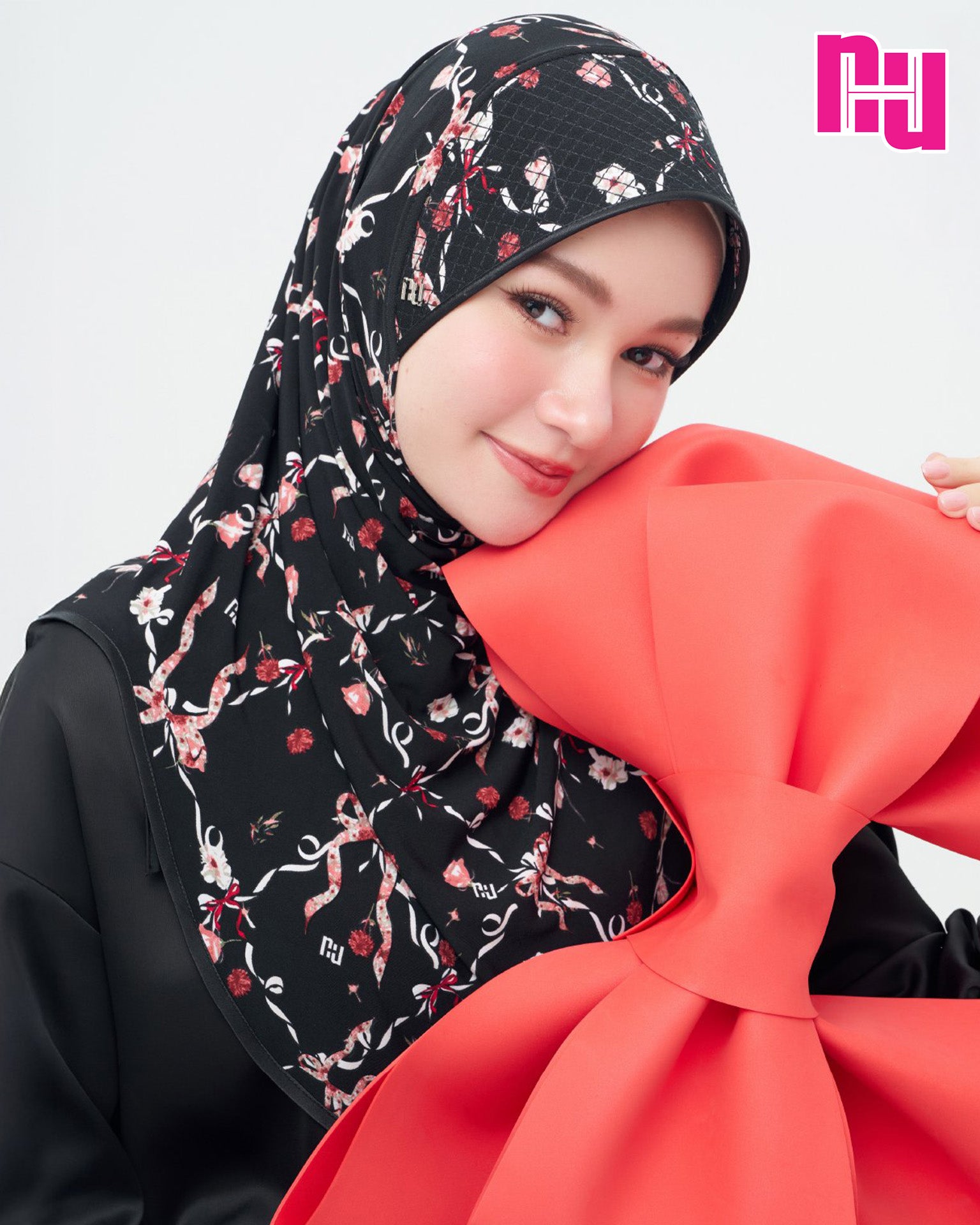 NUH GIFT Ready-to-wear hijab – Stiff, stretchy grid pattern