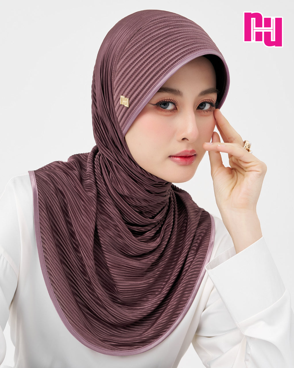 NUH PLEATED ผ้าคลุมสวมสำเร็จ – ทรงฟองน้ำตรง