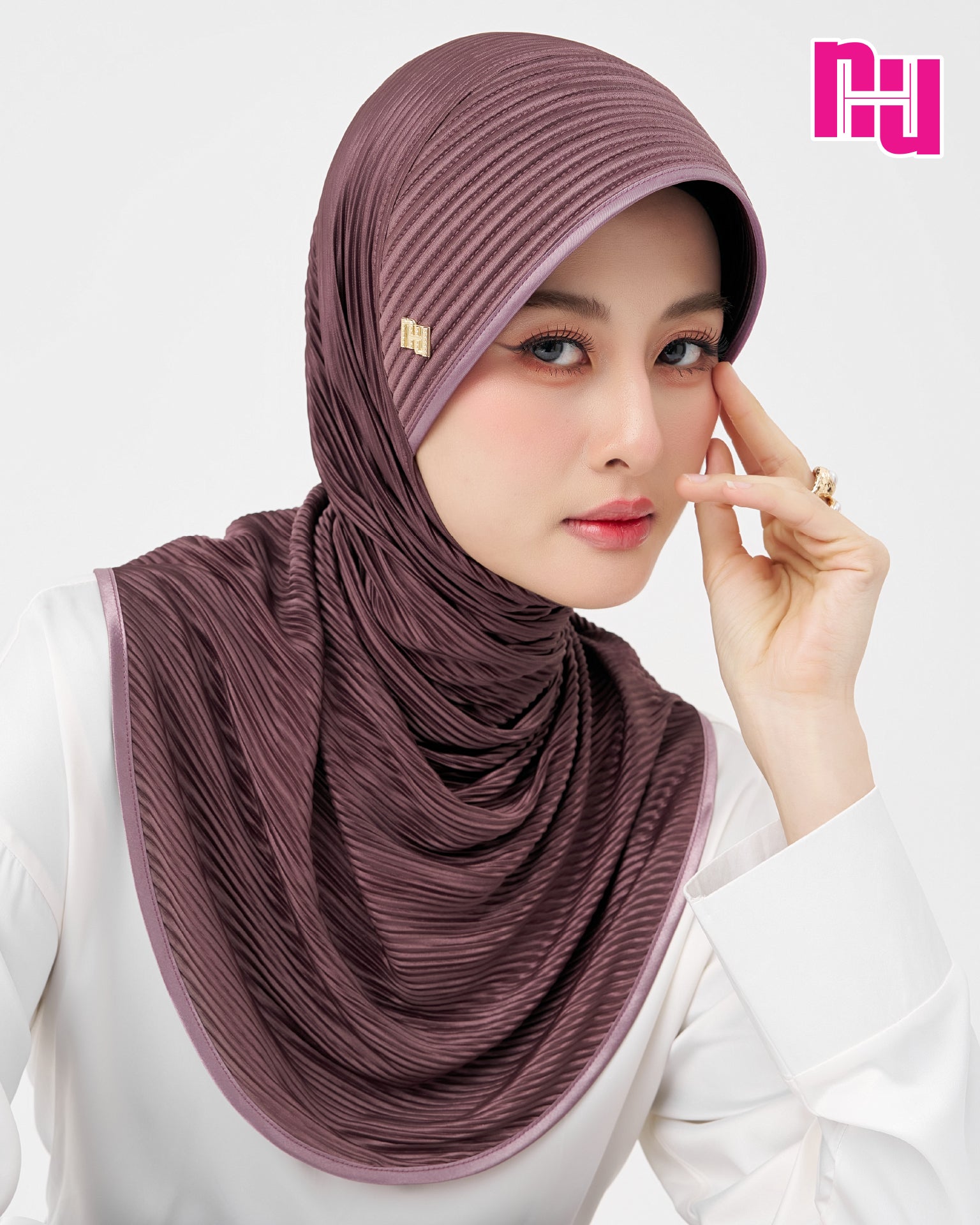 NUH PLEATED ผ้าคลุมสวมสำเร็จ – ทรงฟองน้ำตรง