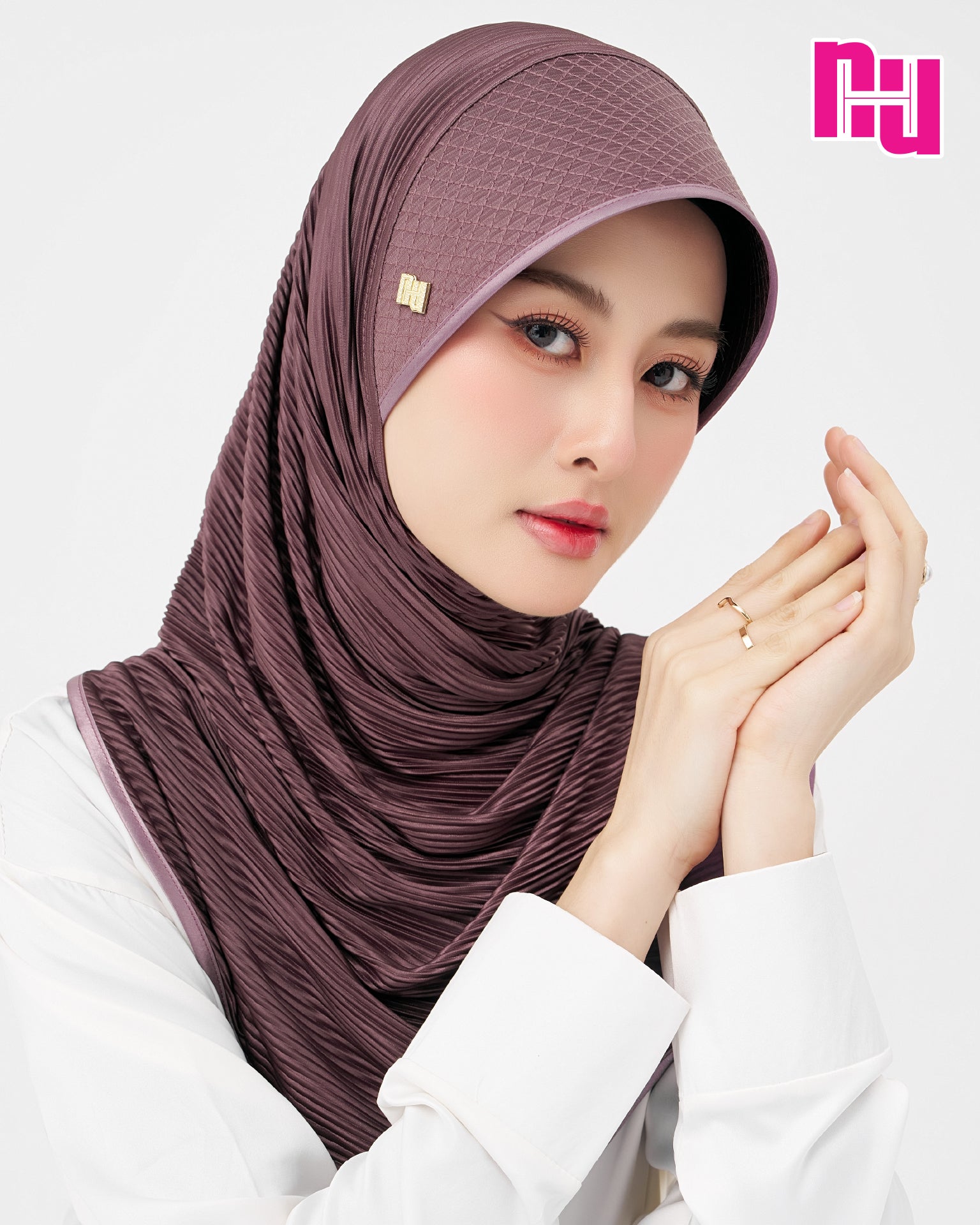 NUH PLEATED ผ้าคลุมสวมสำเร็จ – ทรงทรงหัวแข็งยืด
