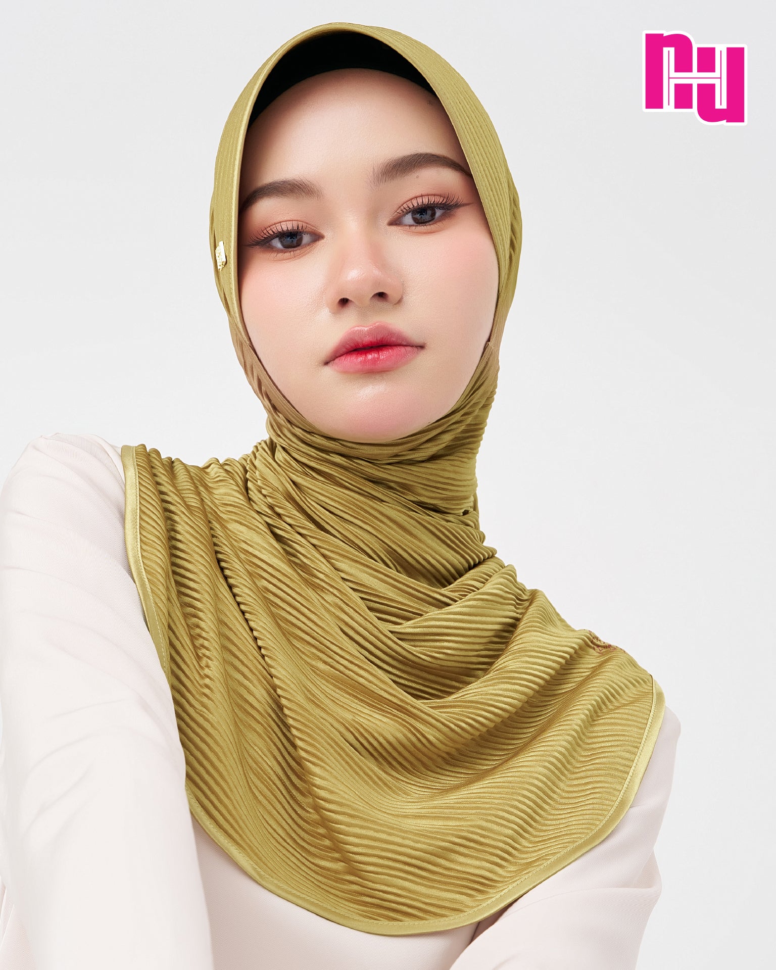 NUH PLEATED ผ้าคลุมสวมสำเร็จ – ทรงฟองน้ำตรง