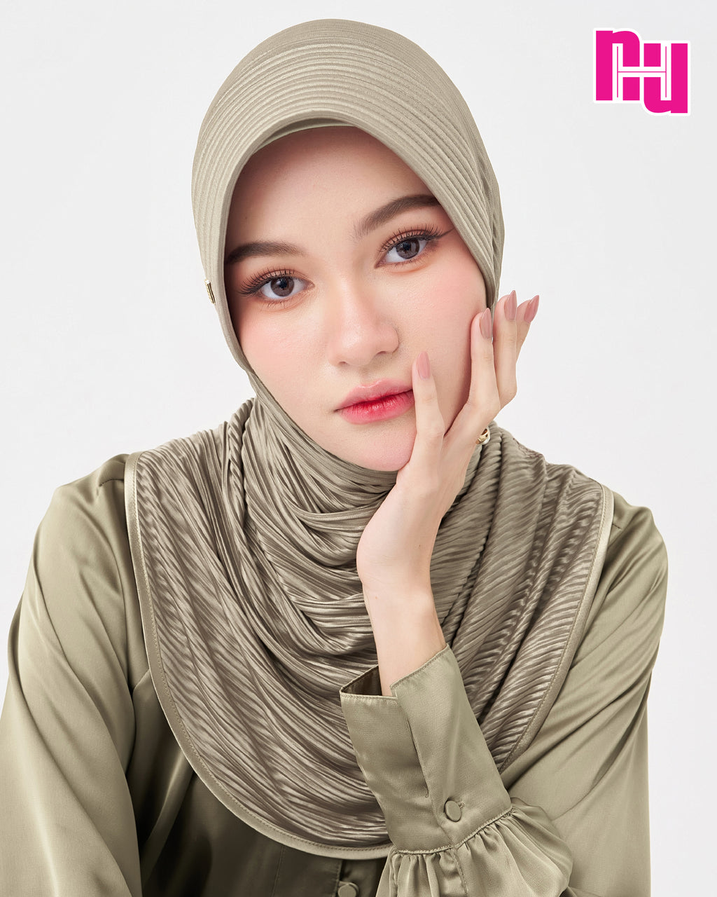 NUH PLEATED ผ้าคลุมสวมสำเร็จ – ทรงฟองน้ำ