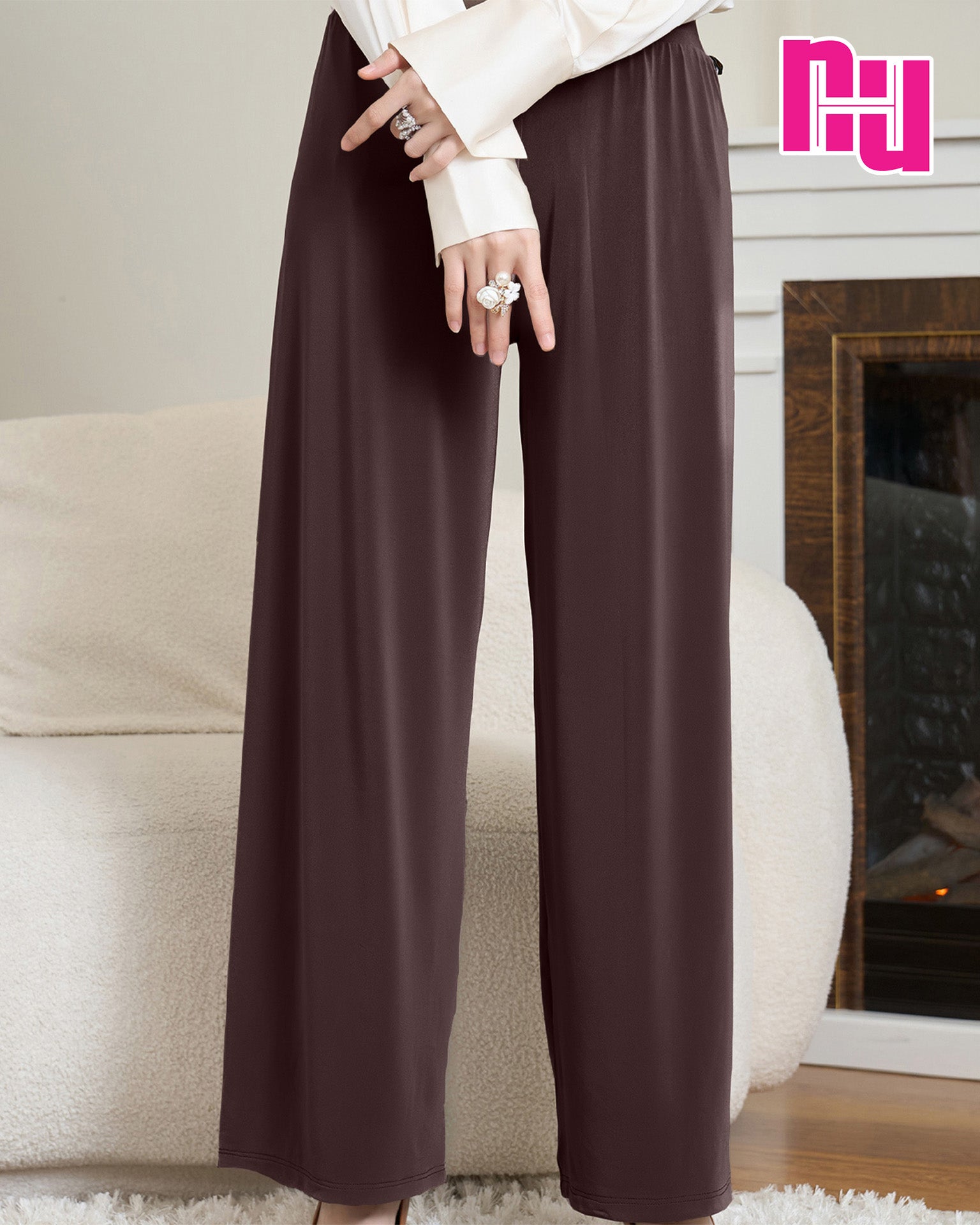 NUH CLASSIC PANT – Classic straight-leg pants.