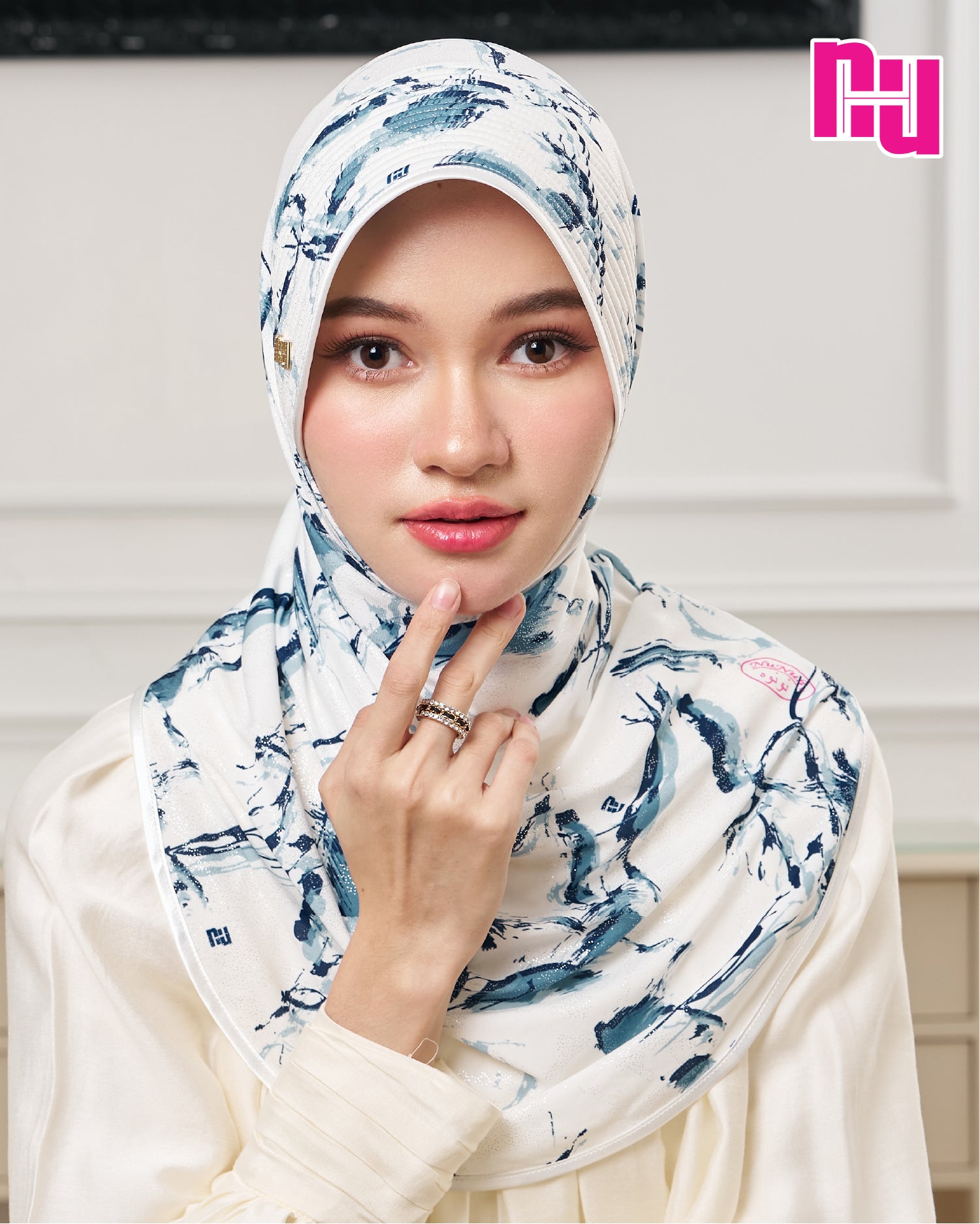 NUH BRUSH LINE Ready-to-wear hijab - straight foam design