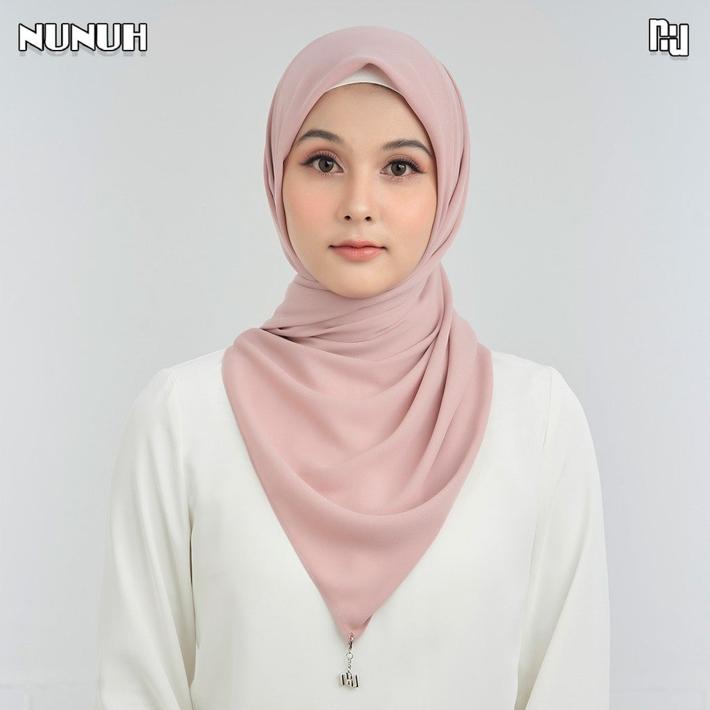NUH NOOR Hijab Scarf for Women Muslim – ผ้าพันสีพื้นแบบสามเหลี่ยม
