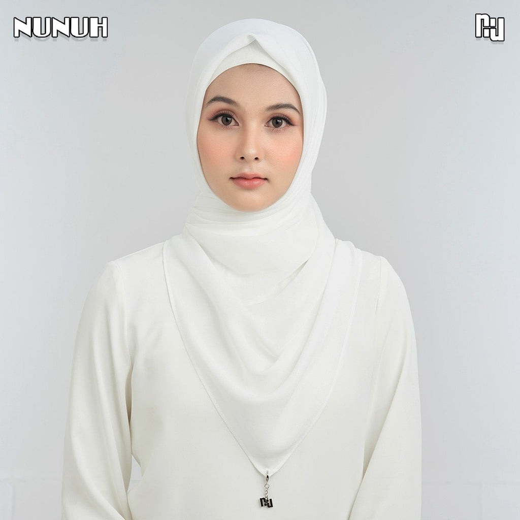 NUH NOOR Hijab Scarf for Women Muslim – ผ้าพันสีพื้นแบบสามเหลี่ยม