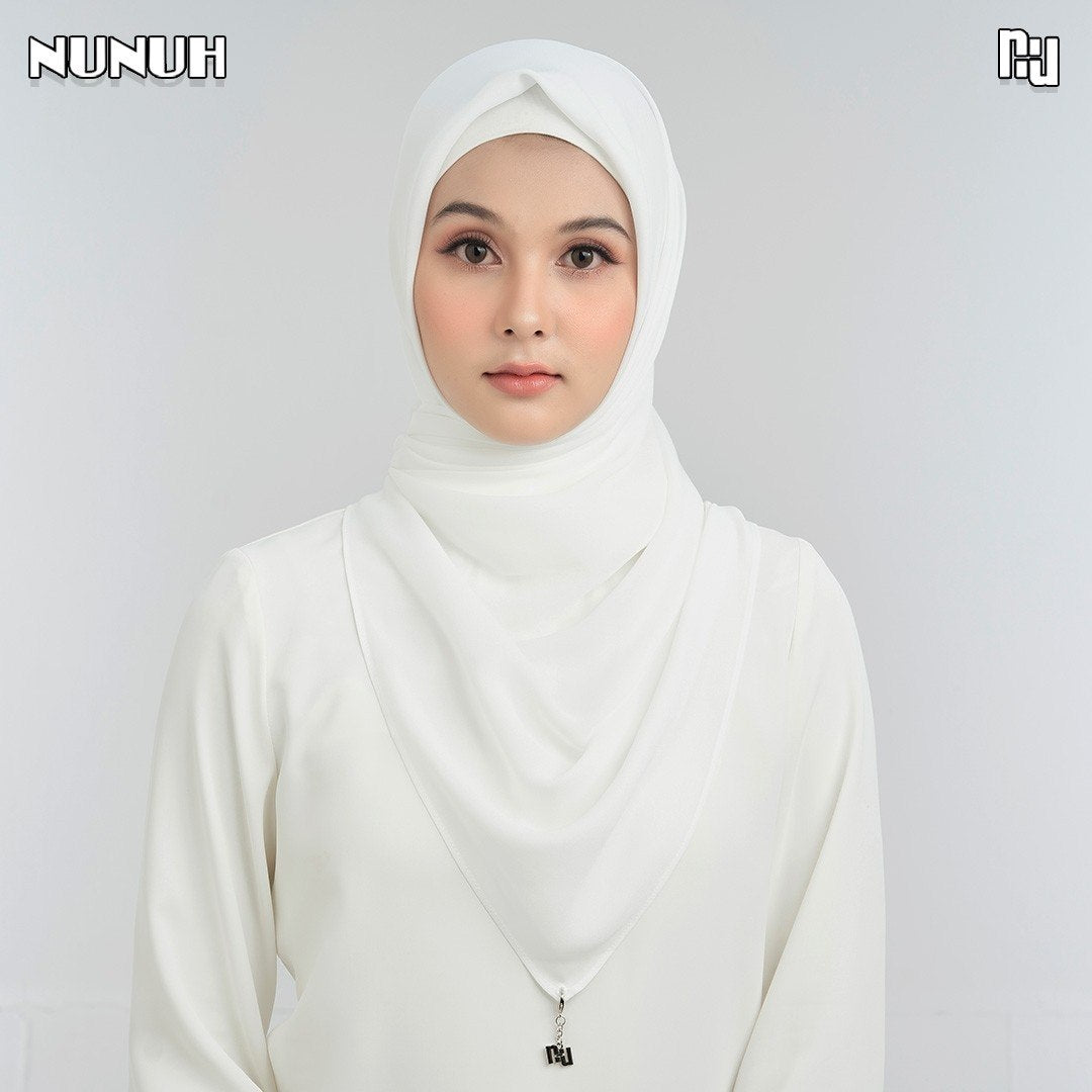 NUH NOOR Hijab Scarf for Women Muslim – ผ้าพันสีพื้นแบบสามเหลี่ยม