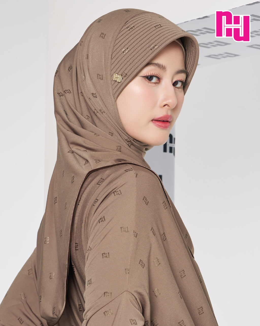 NUH BLACK Ready-to-wear hijab – Regular foam padding