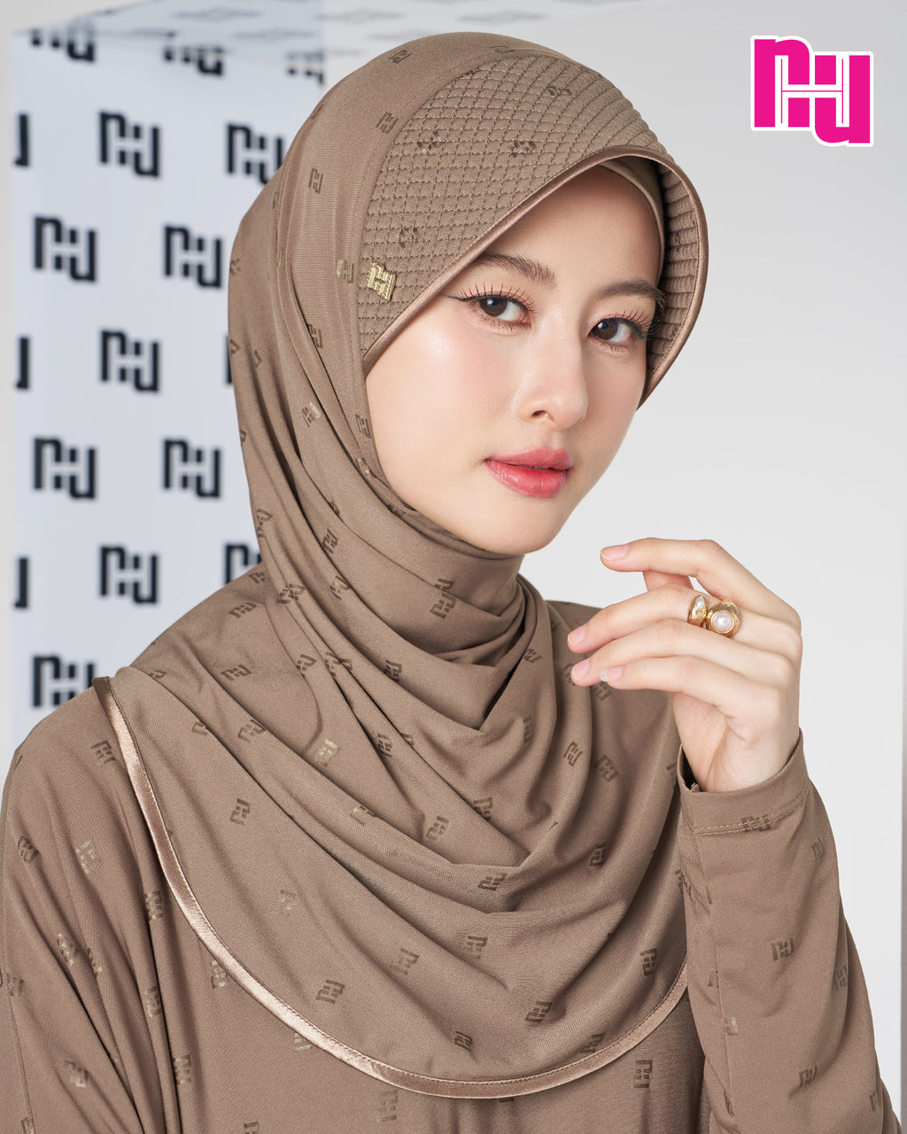NUH BLACK ผ้าคลุมสวมสำเร็จ – ทรงฟองน้ำตาราง