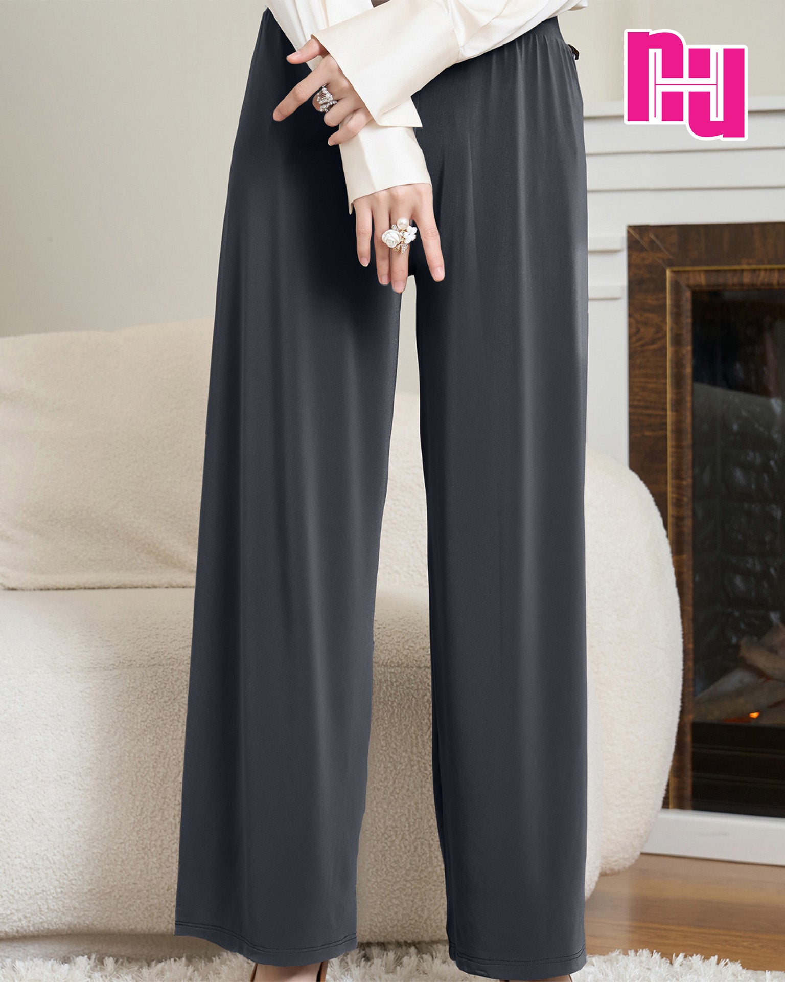 NUH CLASSIC PANT – Classic straight-leg pants.