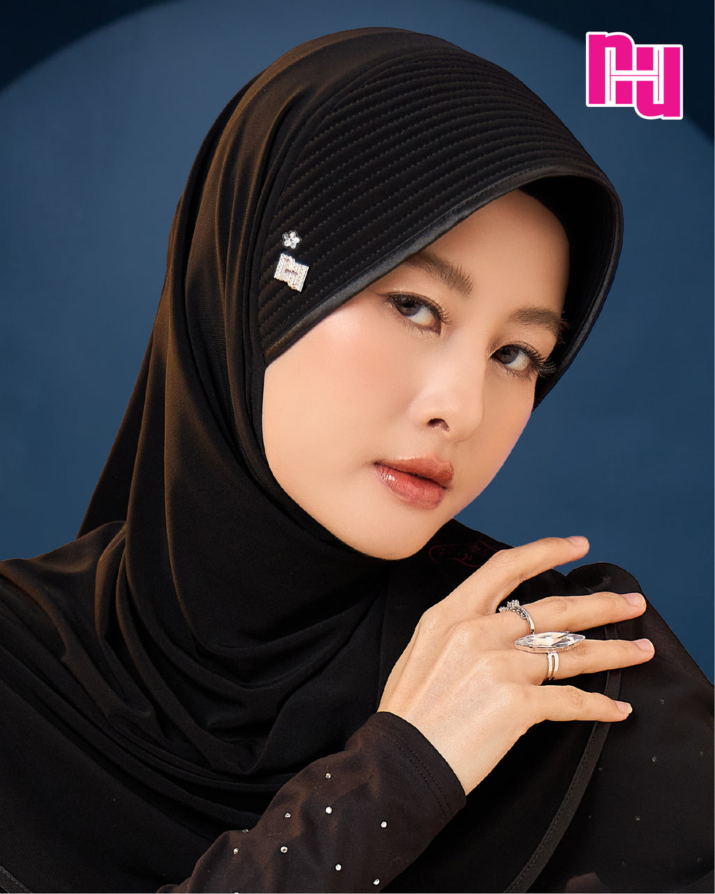 NUH CLASSIC FLOWER  (BLACK) - ผ้าคลุมสวมสำเร็จ