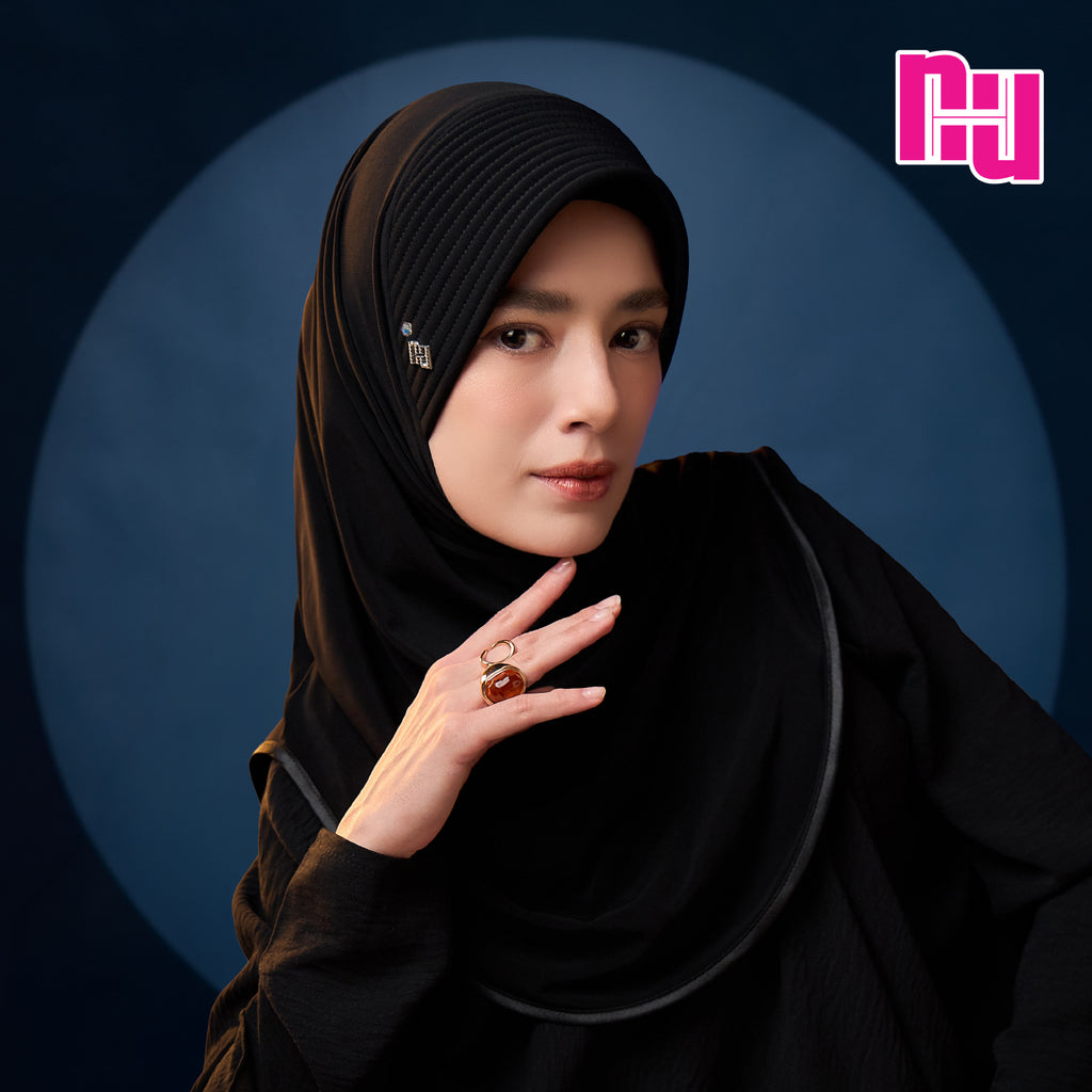 NUH CLASSIC FLOWER  (BLACK) - ผ้าคลุมสวมสำเร็จ