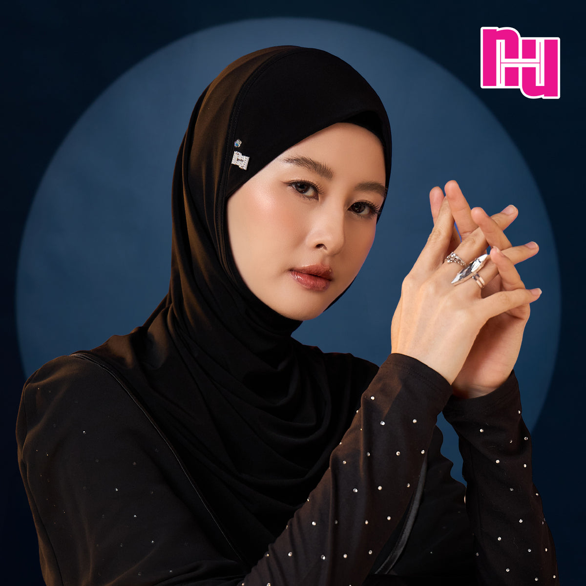 NUH CLASSIC FLOWER  (BLACK) - ผ้าคลุมสวมสำเร็จ