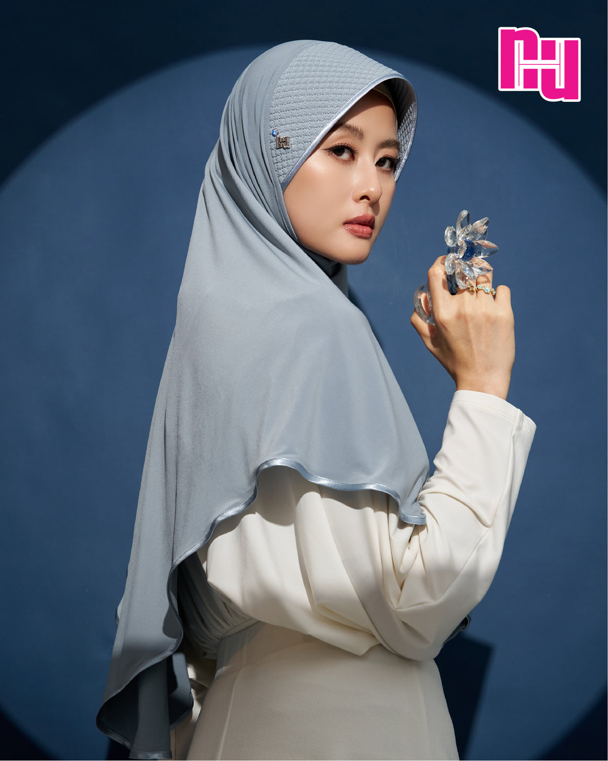 NUH HATI CLASSIC FLOWER - ผ้าคลุมสวมสำเร็จ (แพทเทิร์นฮาตี)