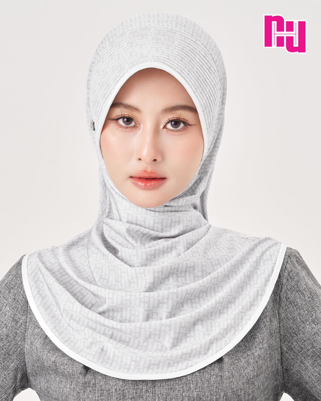 NUH MONOGRAM ECHO II - ผ้าคลุมสวมสำเร็จทรงฟองน้ำตรง