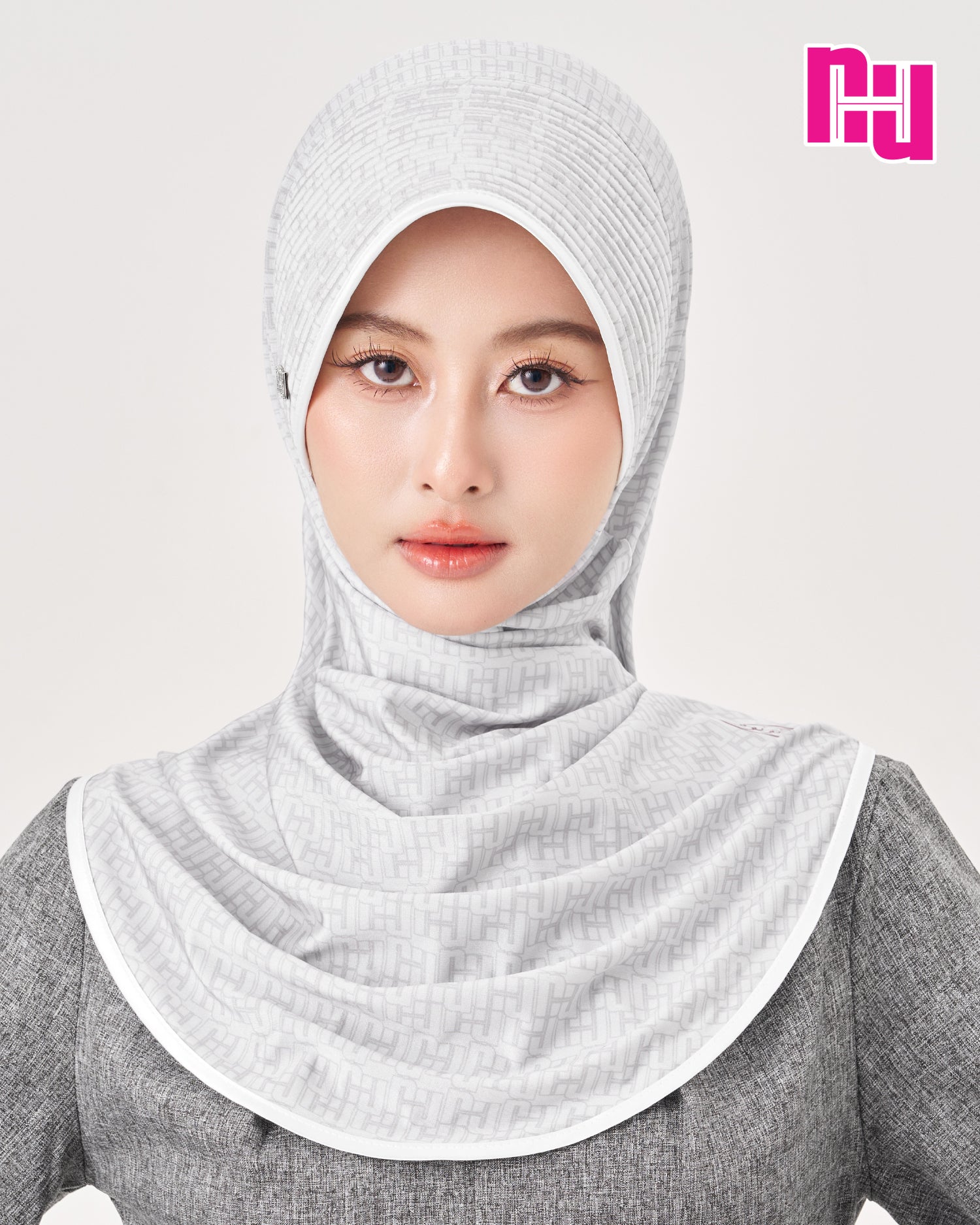 NUH MONOGRAM ECHO II - ผ้าคลุมสวมสำเร็จทรงฟองน้ำตรง