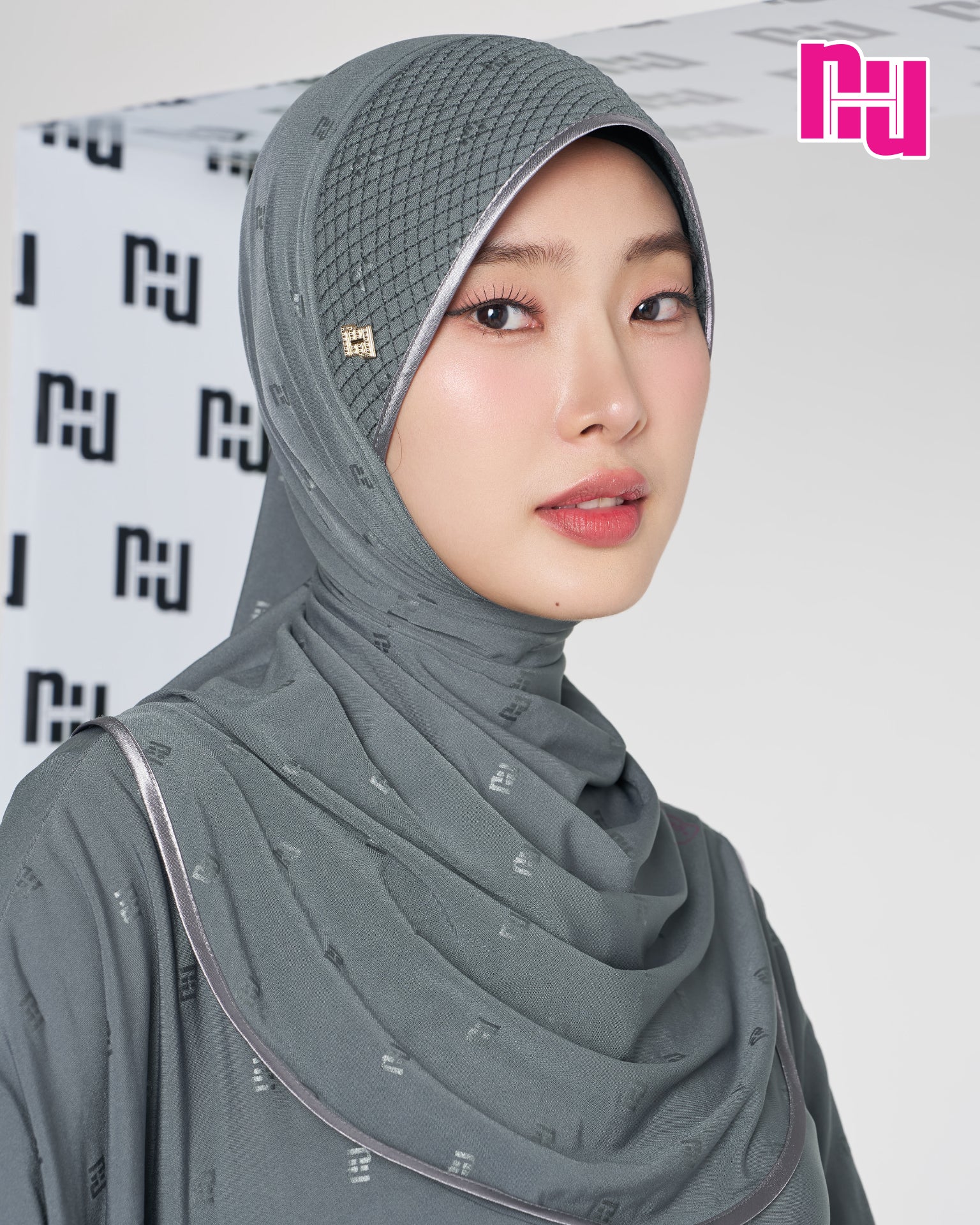 NUH BLACK Ready-to-wear hijab – Grid foam design