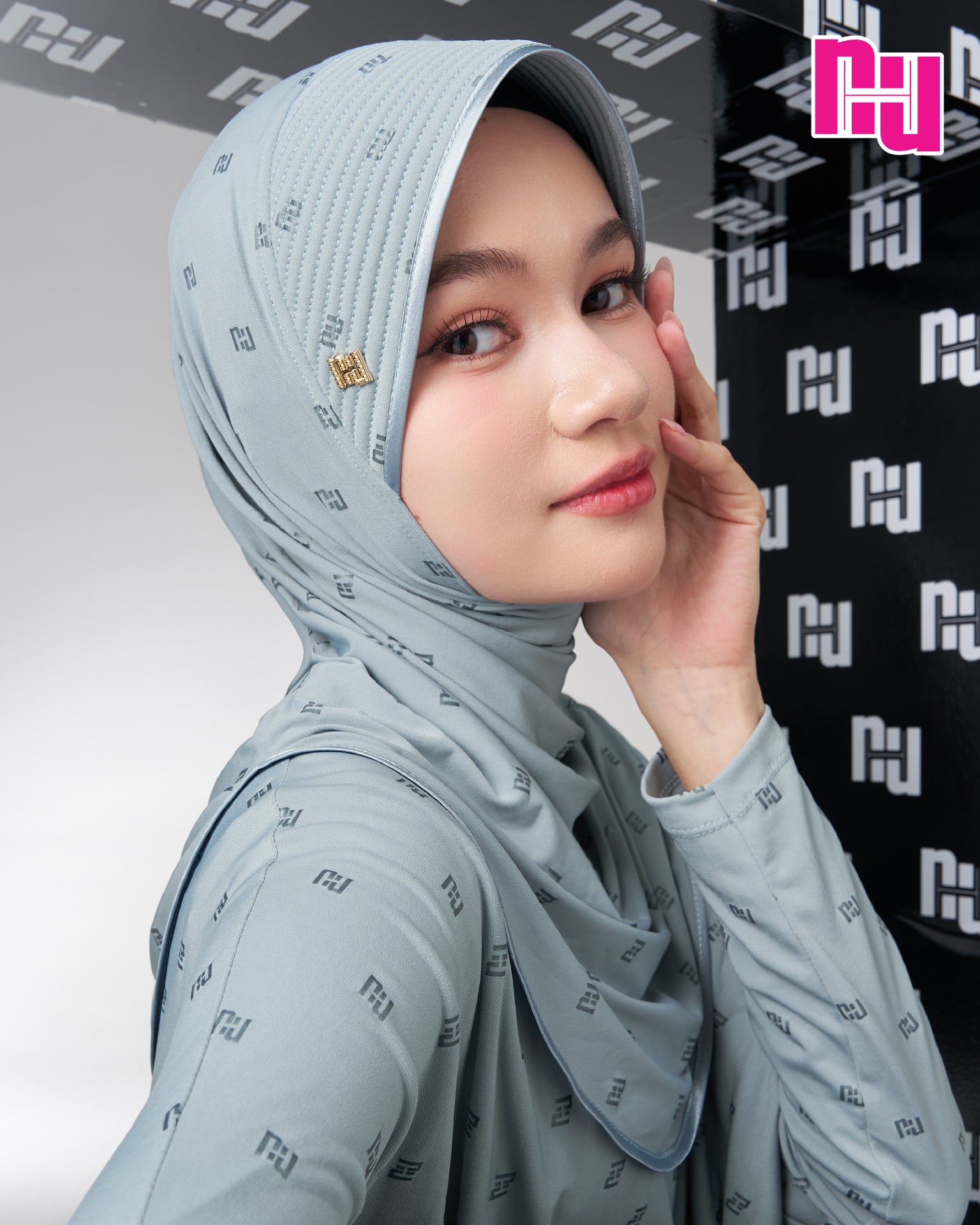 NUH BLACK Ready-to-wear hijab – Straight foam padding