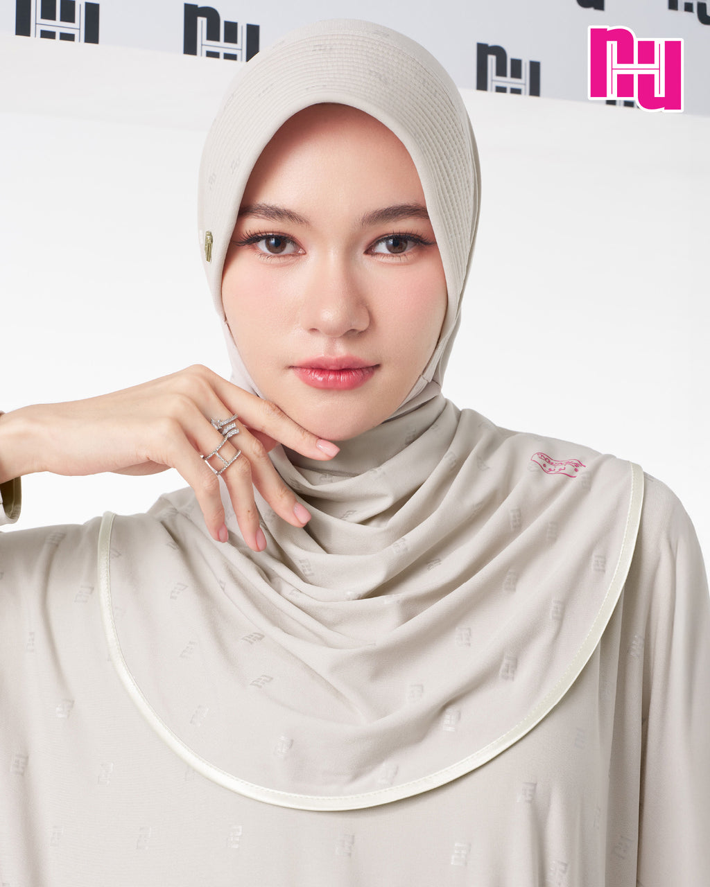 NUH BLACK Ready-to-wear hijab – Regular foam padding