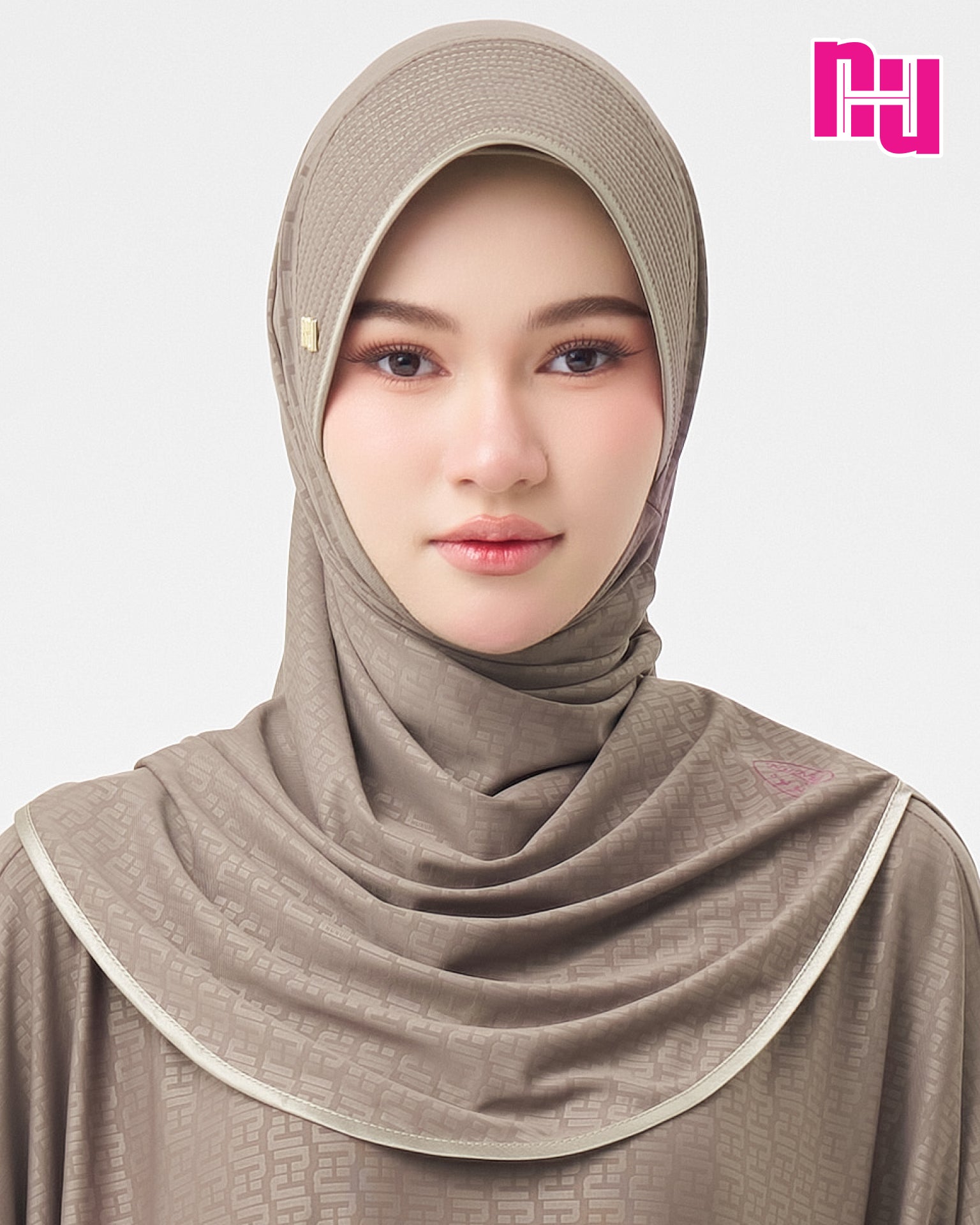 NUH MONOGRAM ผ้าคลุมสวมสำเร็จ – ทรงฟองน้ำตรง