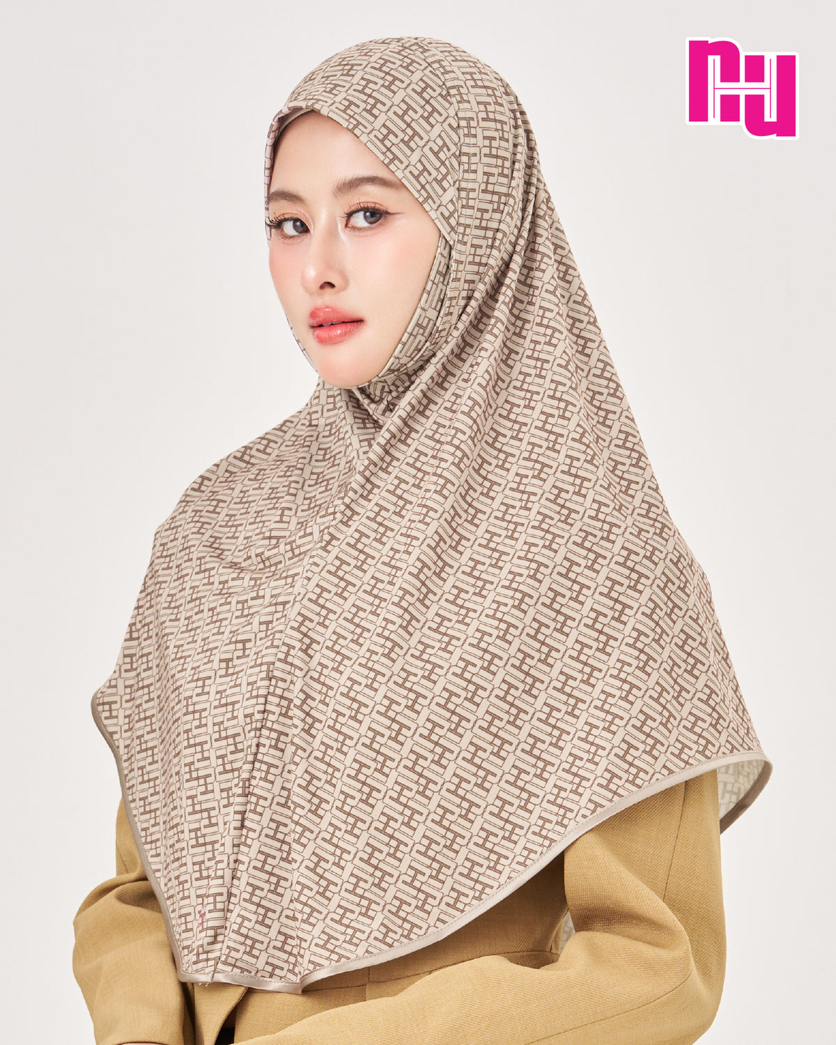 NUH MONOGRAM ECHO II ผ้าคลุมสวมสำเร็จ - แพทเทิร์นฮาตี