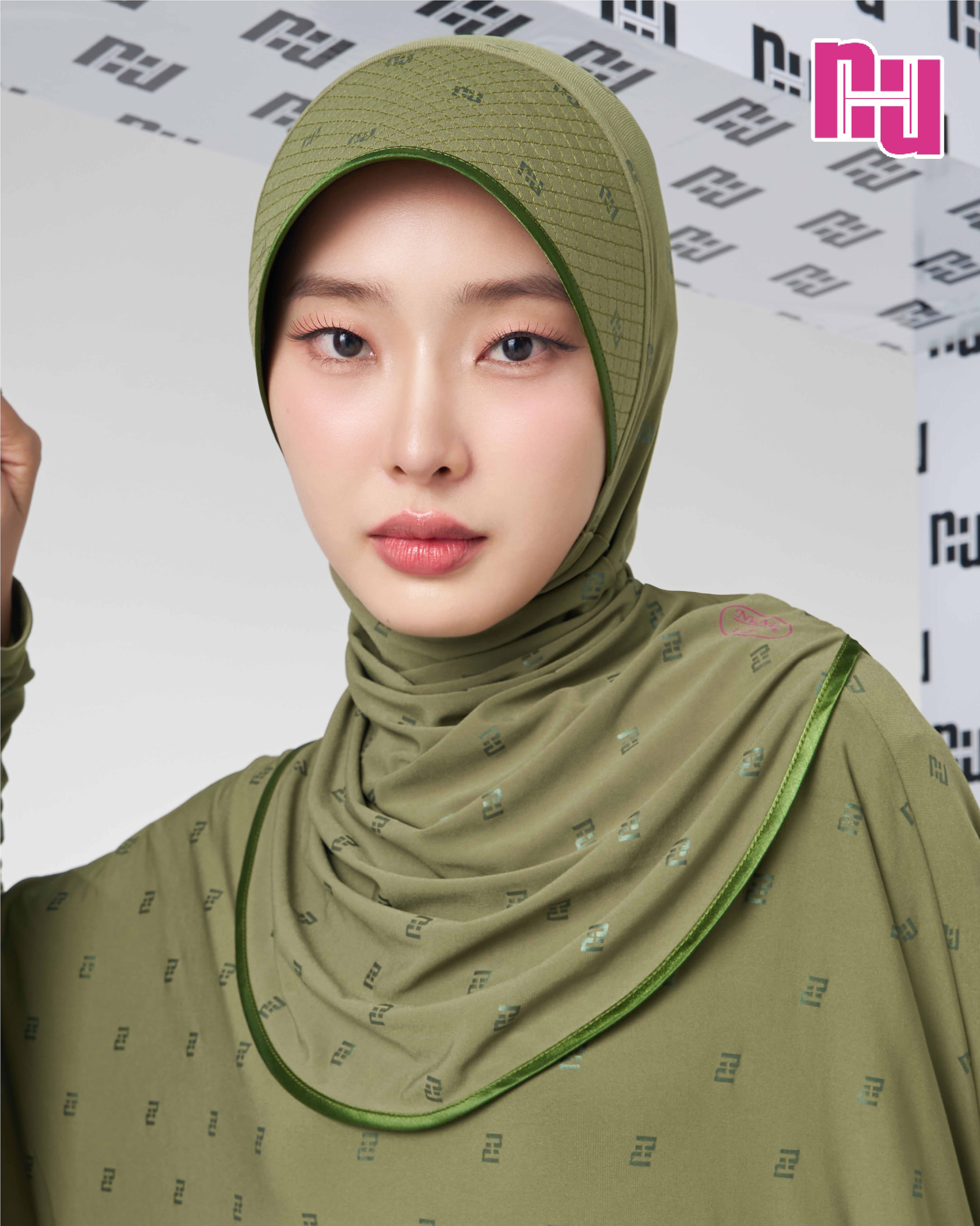 NUH BLACK Ready-to-wear hijab – Stiff, stretchy grid pattern.