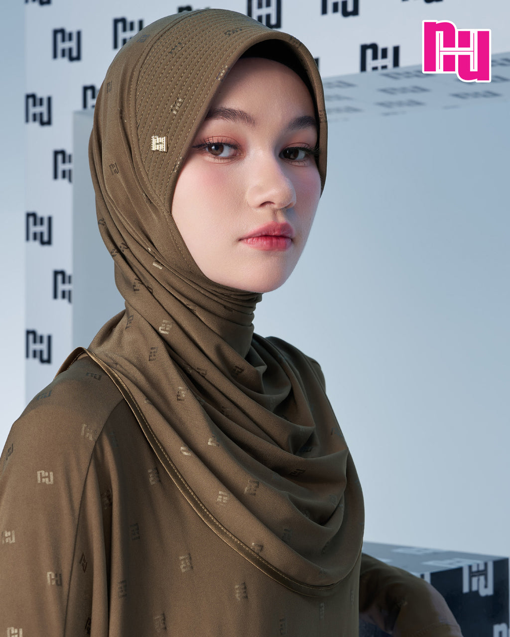 NUH BLACK Ready-to-wear hijab – Regular foam padding