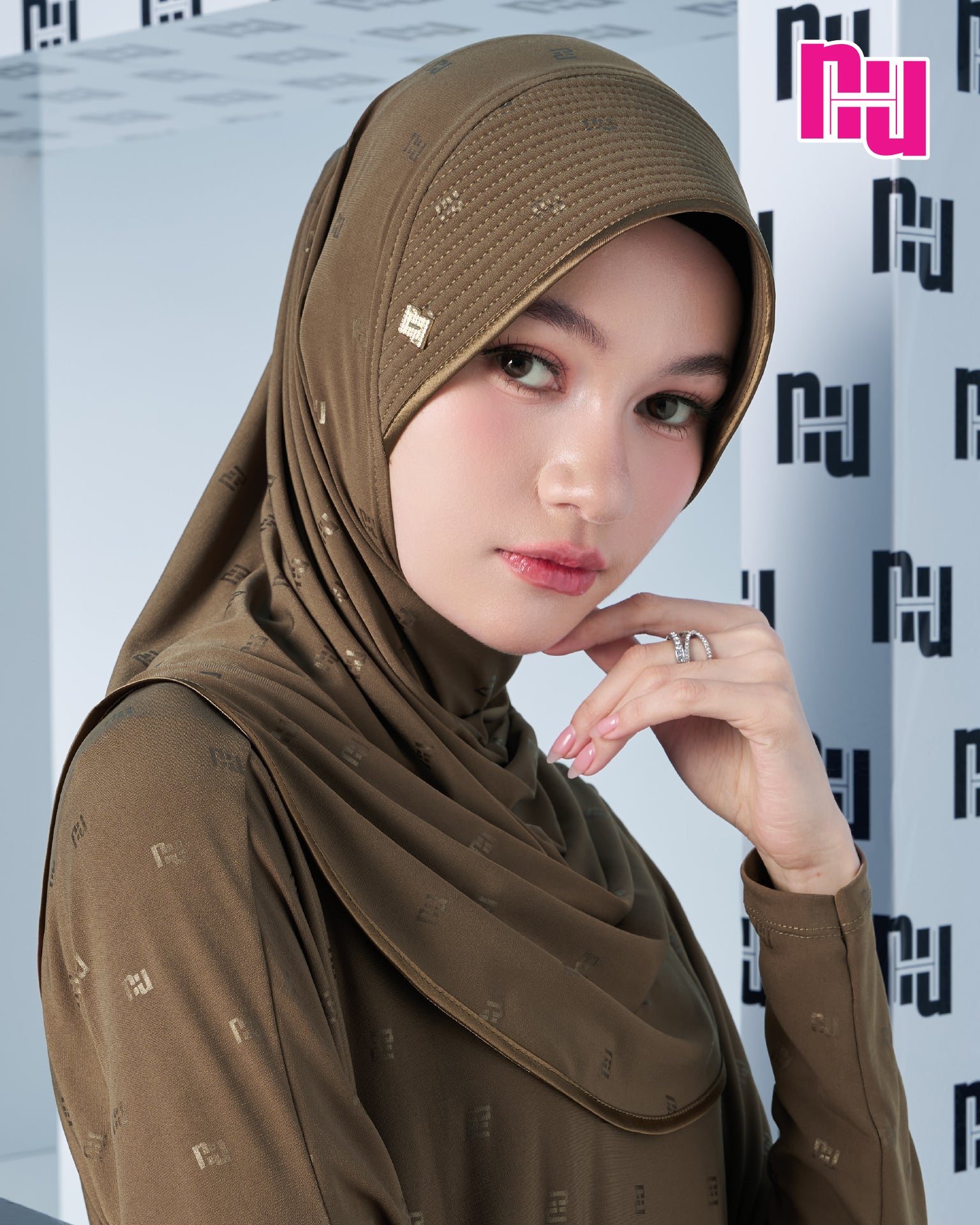 NUH BLACK Ready-to-wear hijab – Straight foam padding