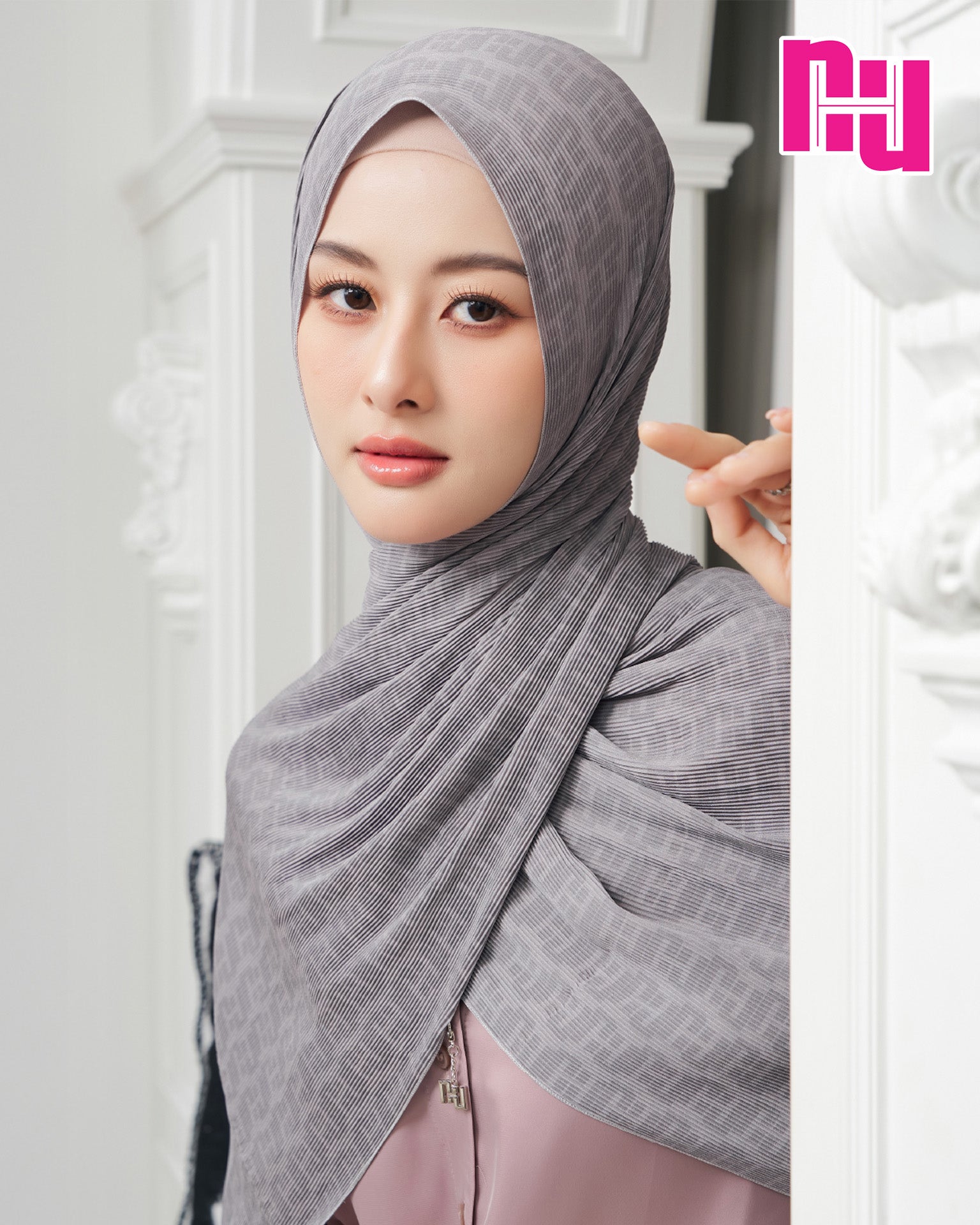 NUH MONOGRAM PLEATED Long Hijab Scarf for Women Muslim - ผ้าพันอัดพลีทแบบยาว