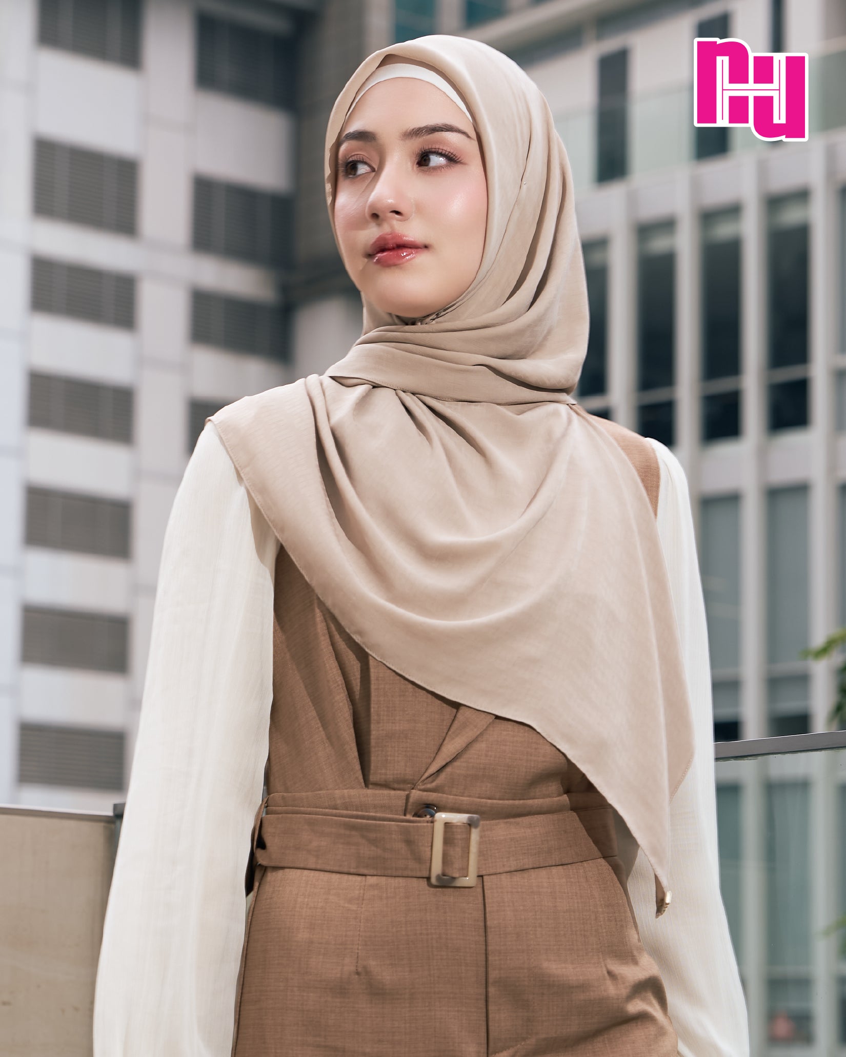 NUH MONOGRAM NOOR Square Hijab Scarf for Women Muslim - ผ้าพันแบบสามเหลี่ยม