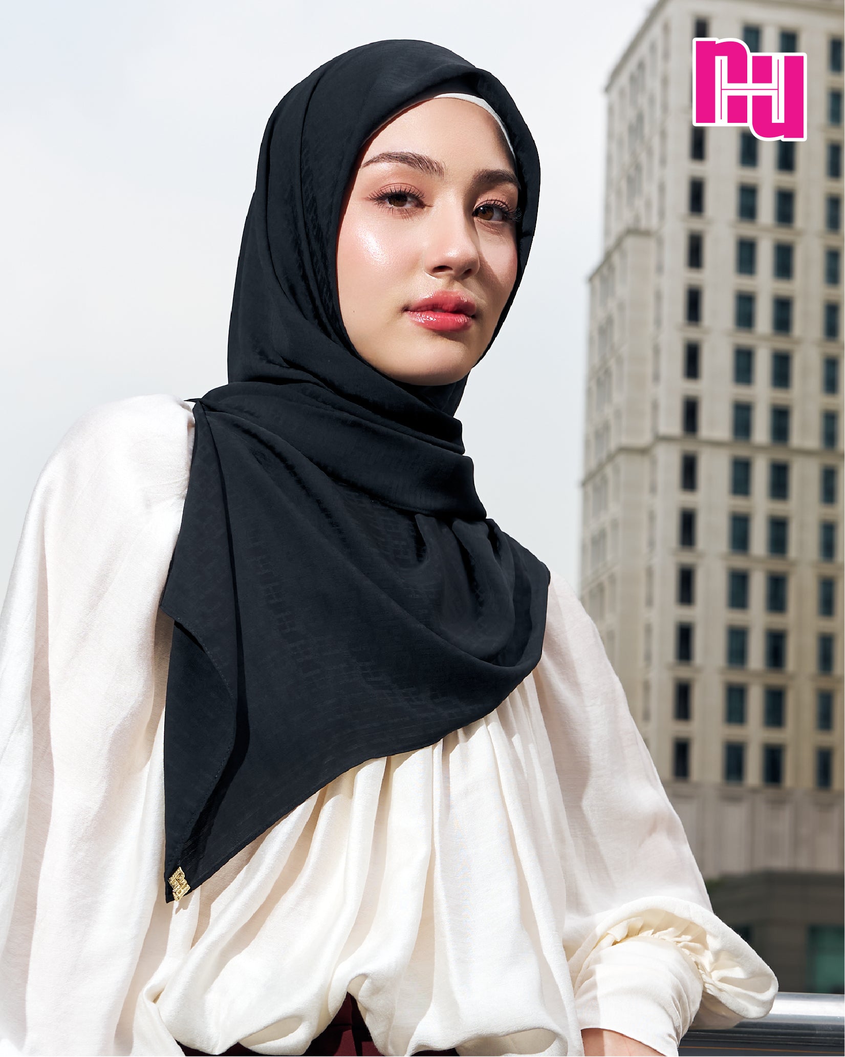 NUH MONOGRAM NOOR Square Hijab Scarf for Women Muslim - ผ้าพันแบบสามเหลี่ยม