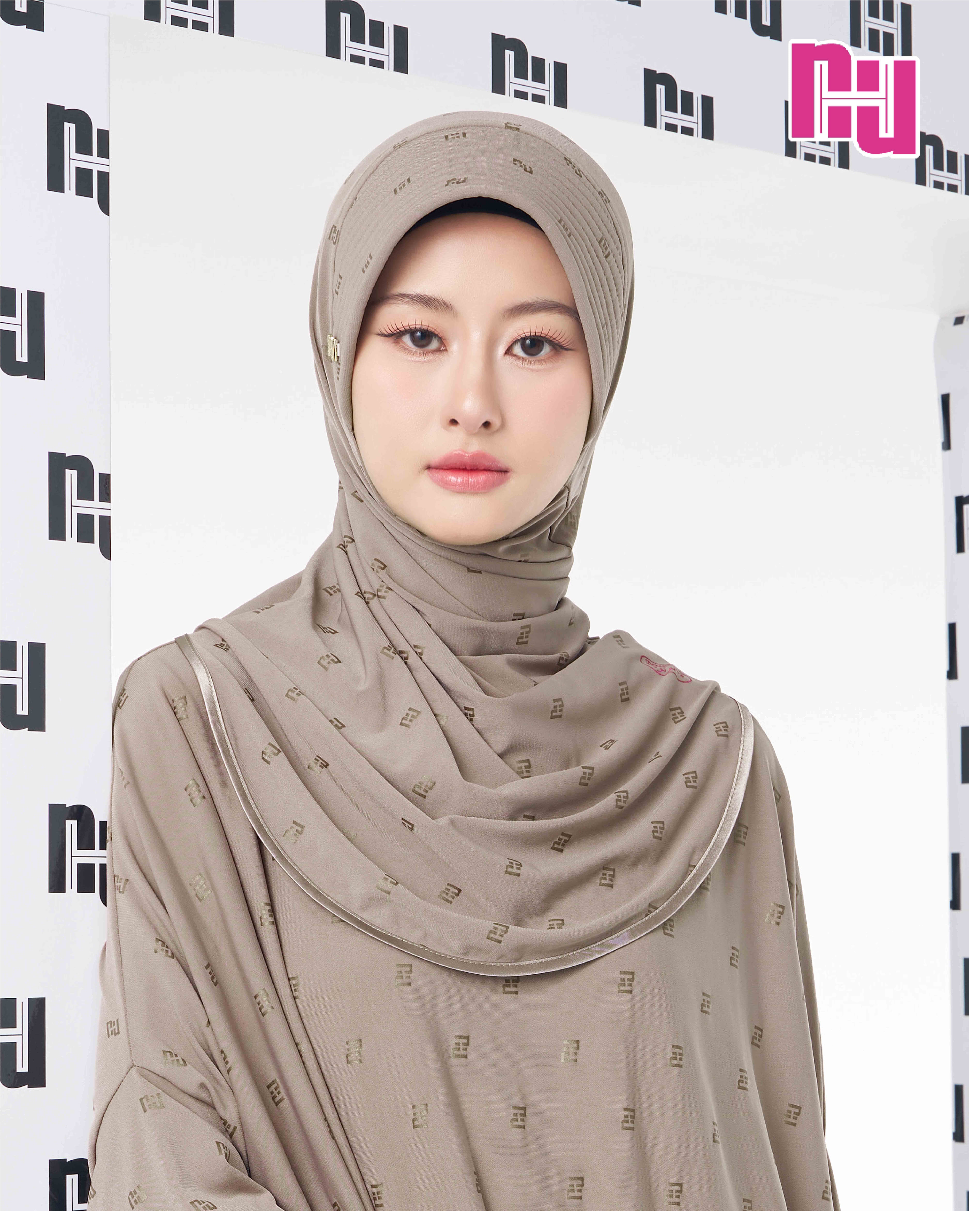 NUH BLACK Ready-to-wear hijab – Regular foam padding