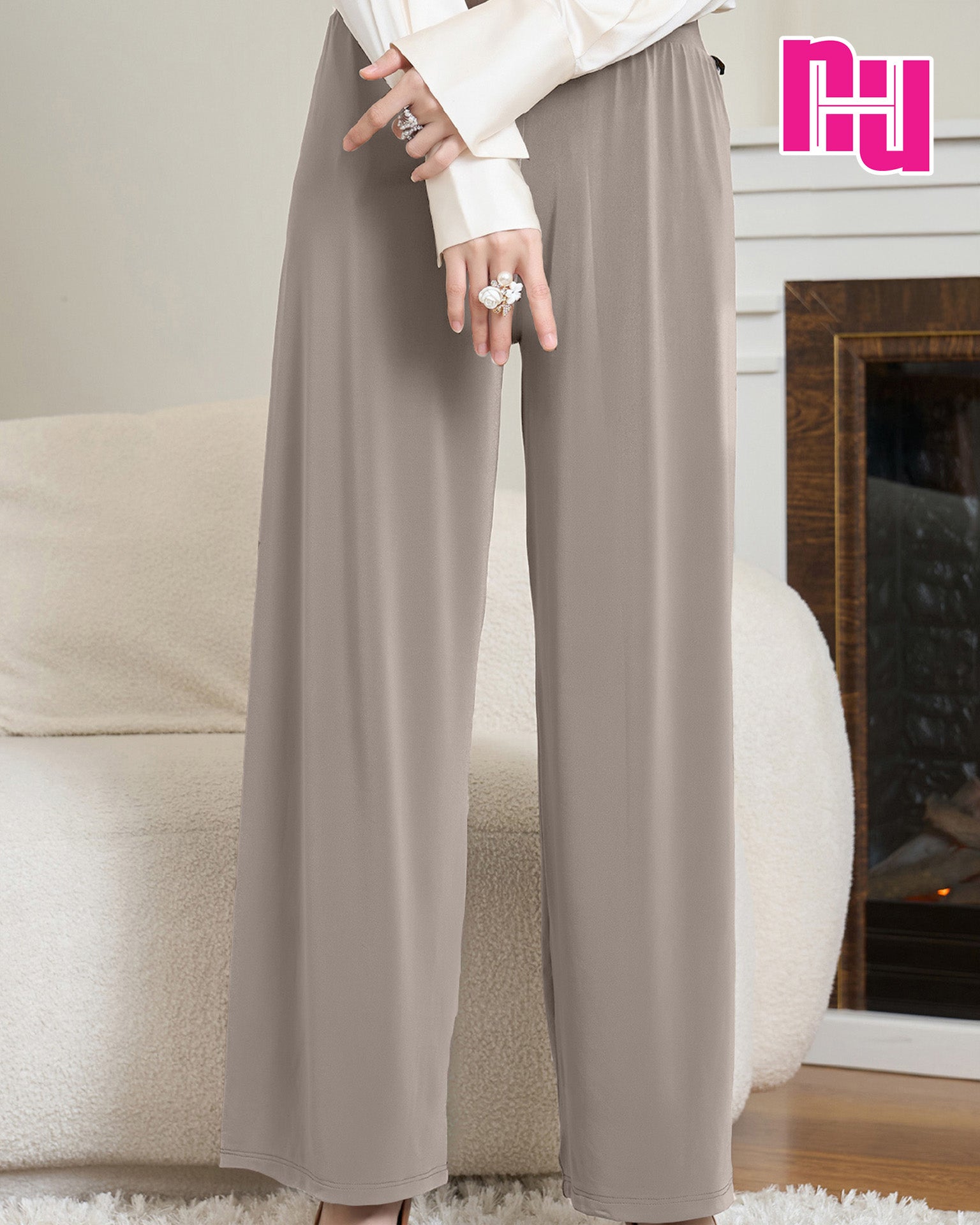 NUH CLASSIC PANT – Classic straight-leg pants.