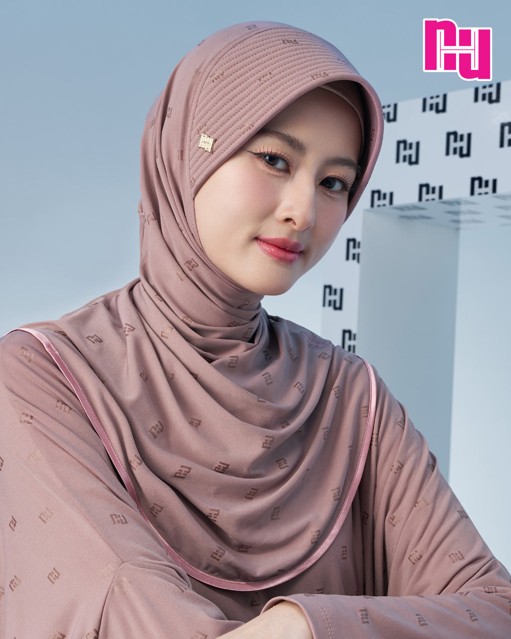 NUH BLACK Ready-to-wear hijab – Regular foam padding
