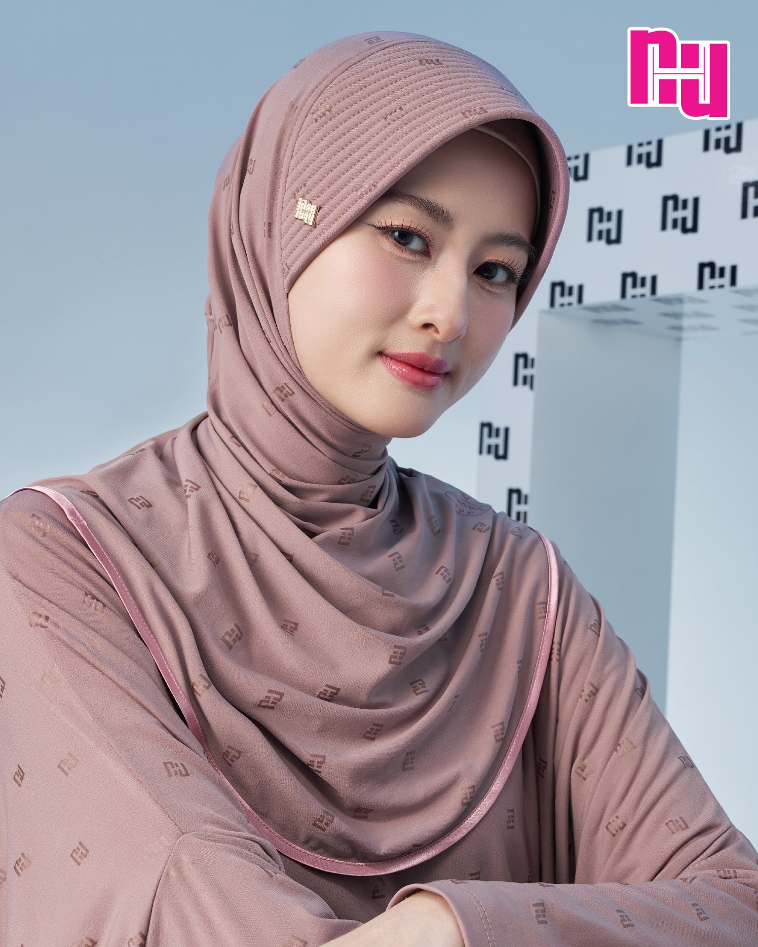 NUH BLACK Ready-to-wear hijab – Regular foam padding