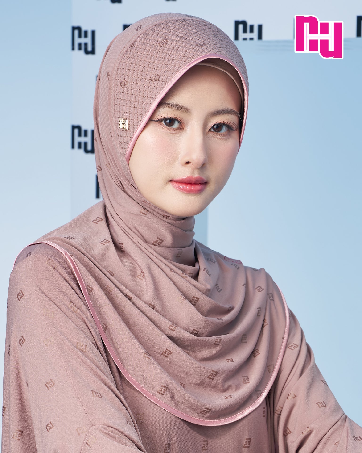 NUH BLACK Ready-to-wear hijab – Grid foam design