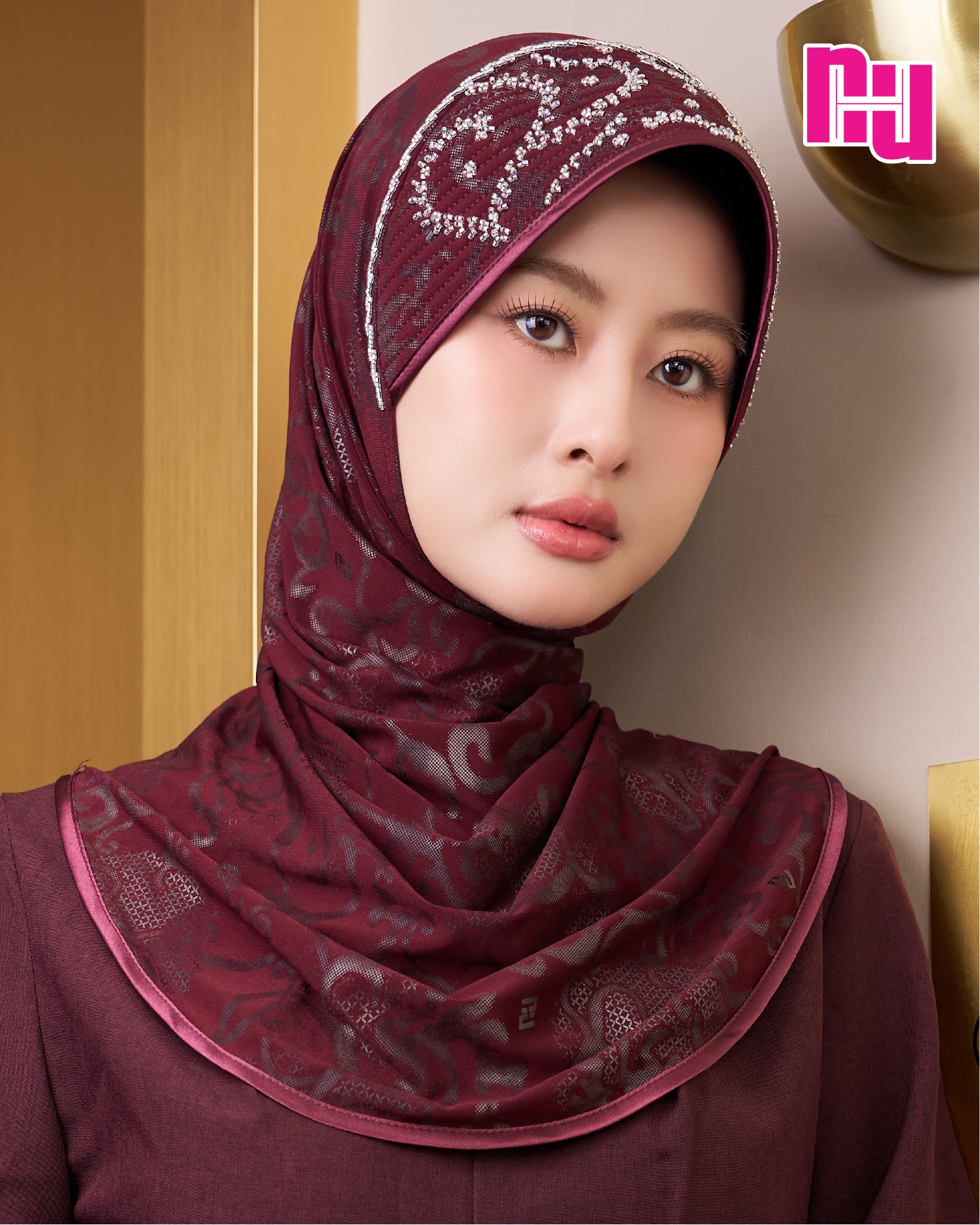 NUH ORNATE FLOW  CRYSTAL- ผ้าคลุมสวมสำเร็จประดับมุกคริสตัล