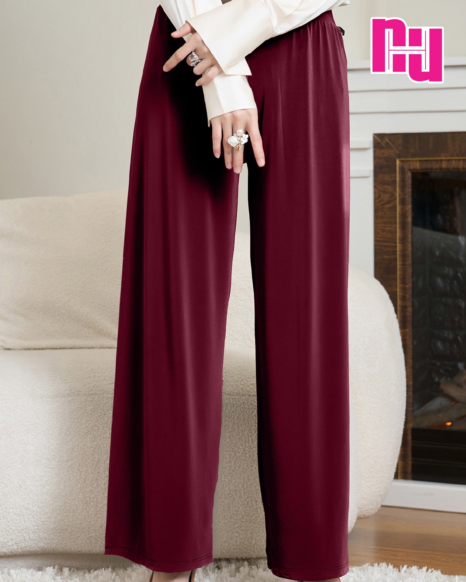 NUH CLASSIC PANT – Classic straight-leg pants.