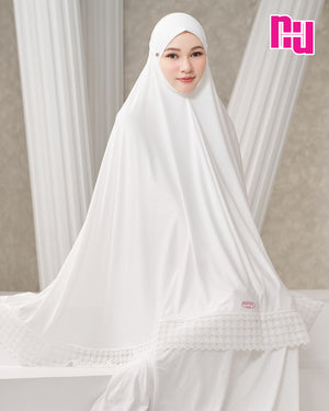 PEARL WHITE: (Unclear/Unreadable appearance)